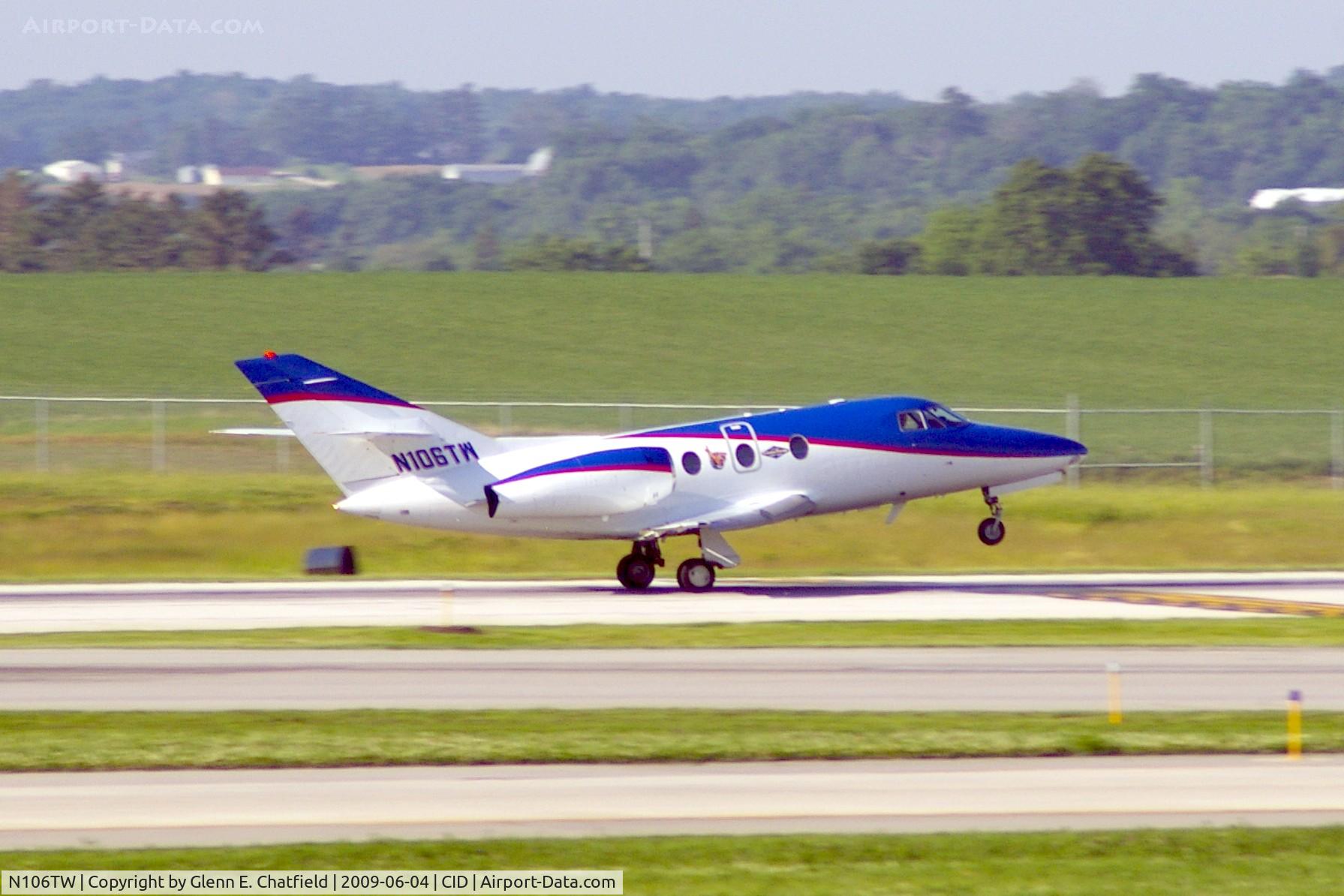 N106TW, 1976 Dassault Falcon 10 C/N 84, Rotating on the take-off roll on Runway 27