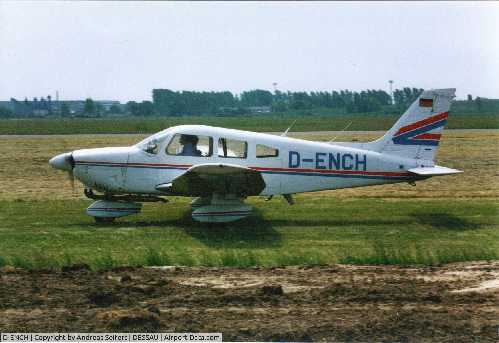 D-ENCH, Piper 28-181 C/N 28-8190164, Dessau 2001