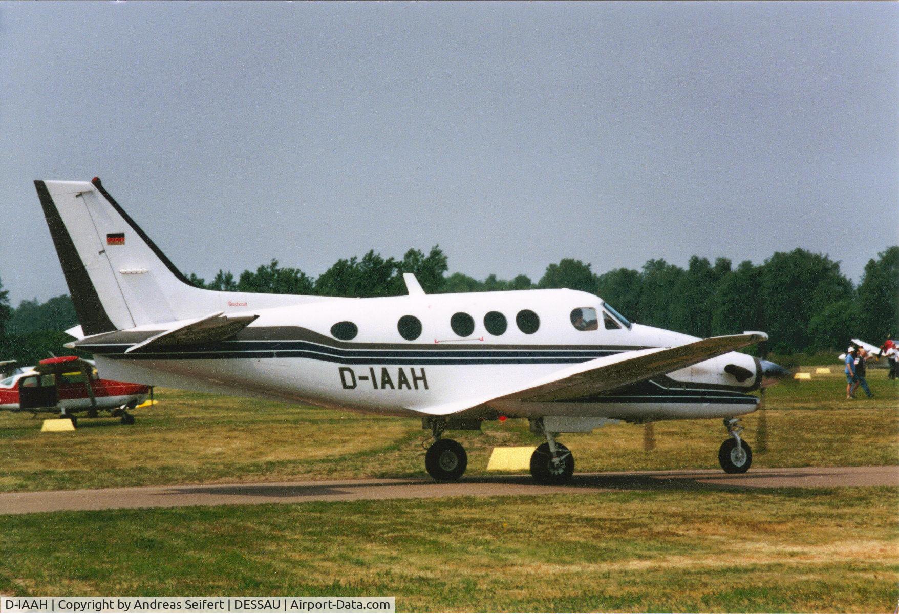 D-IAAH, 1990 Beech C90A King Air King Air C/N LJ-1247, Dessau 2001