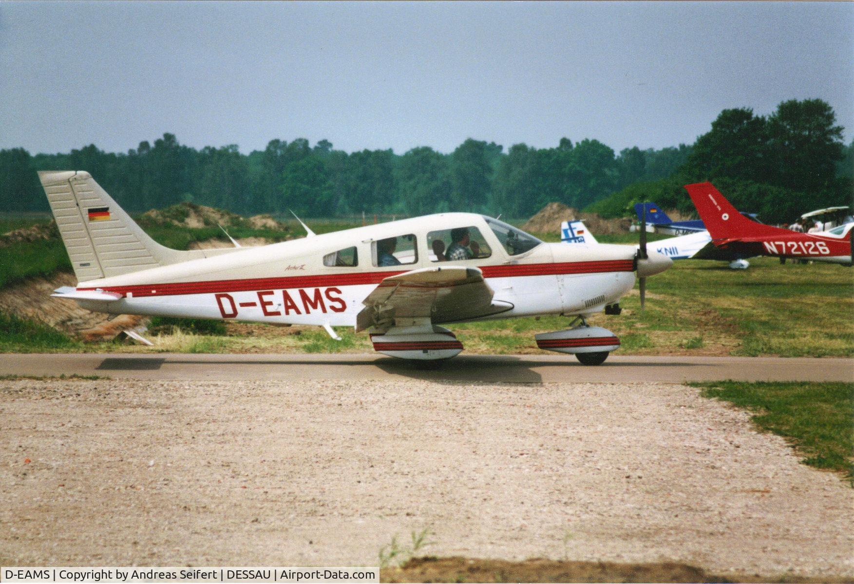 D-EAMS, 1990 Piper 28-181 C/N 28-8690046, Dessau 2001