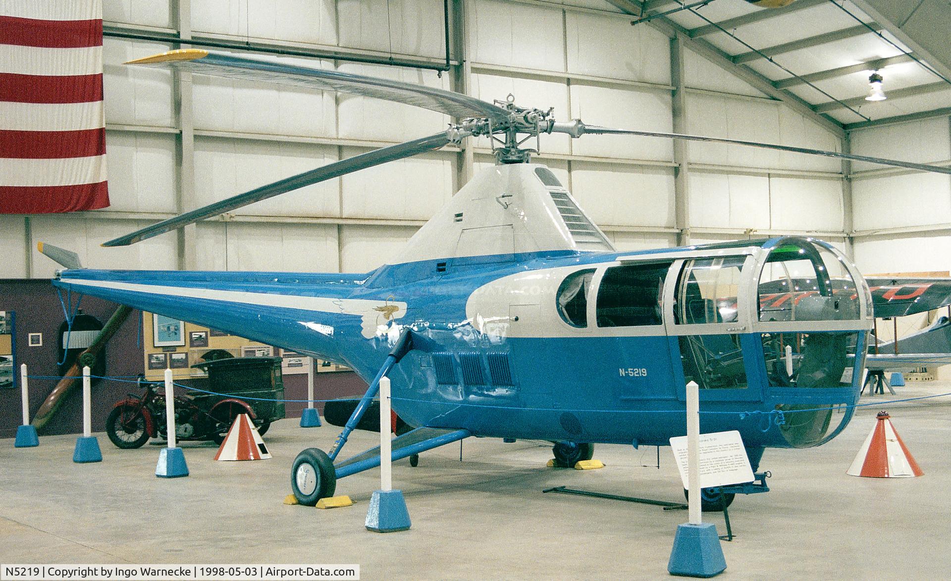 N5219, 1947 Sikorsky S-51 C/N 5119, Sikorsky S-51 at the New England Air Museum, Windsor Locks CT