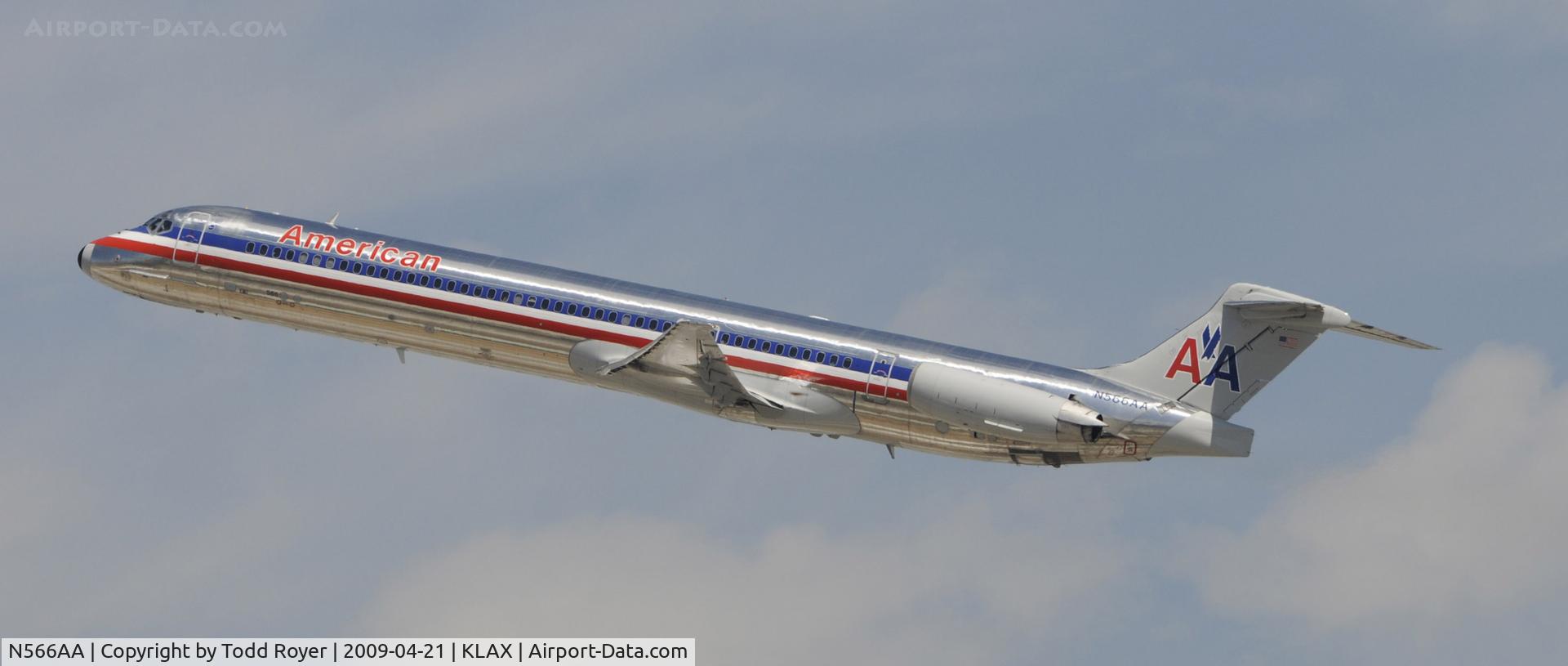 N566AA, 1987 McDonnell Douglas MD-83 (DC-9-83) C/N 49348, Departing LAX on 25R