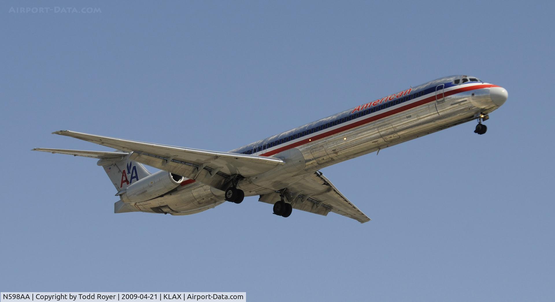 N598AA, 1992 McDonnell Douglas MD-83 (DC-9-83) C/N 53288, Landing 24R at LAX