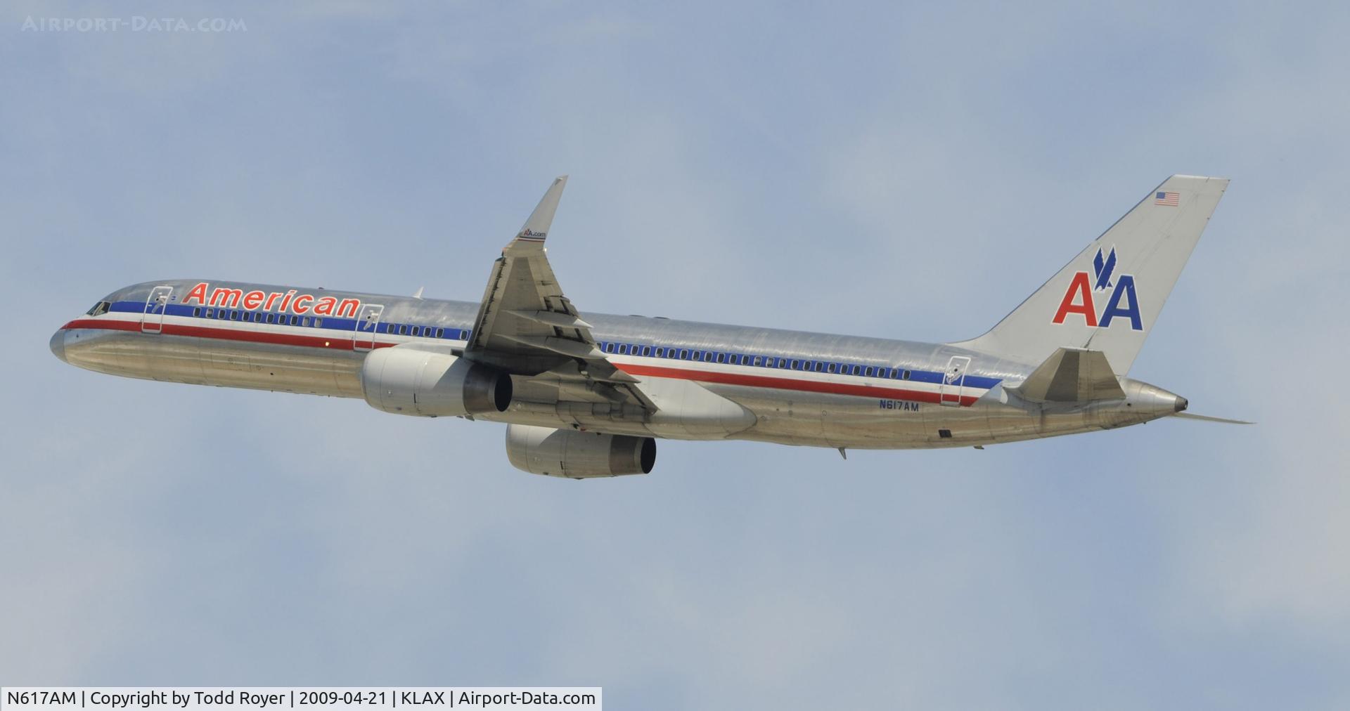 N617AM, 1989 Boeing 757-223 C/N 24525, Departing LAX on 25R