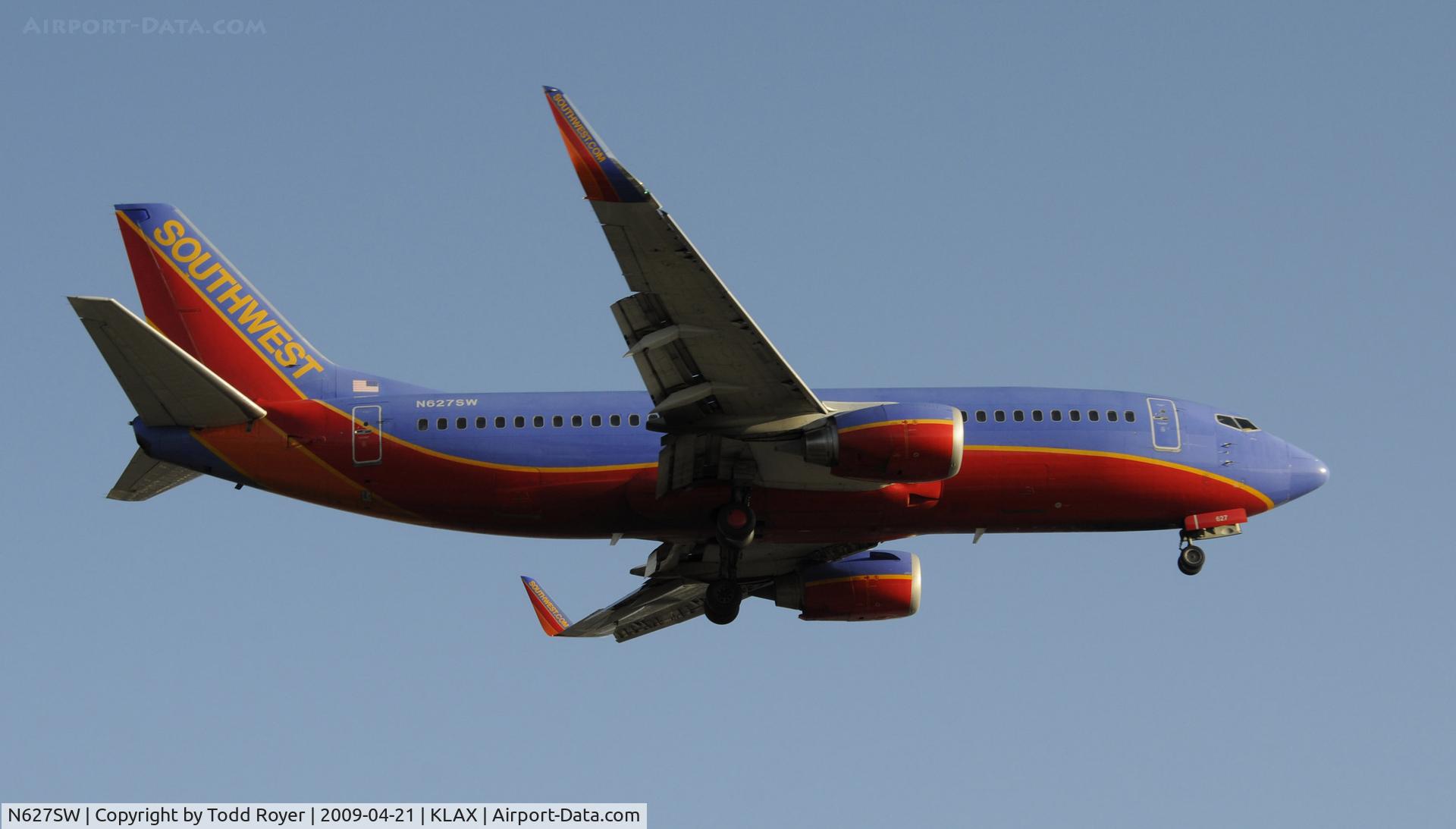 N627SW, 1996 Boeing 737-3H4 C/N 27935, Landing 24R at LAX