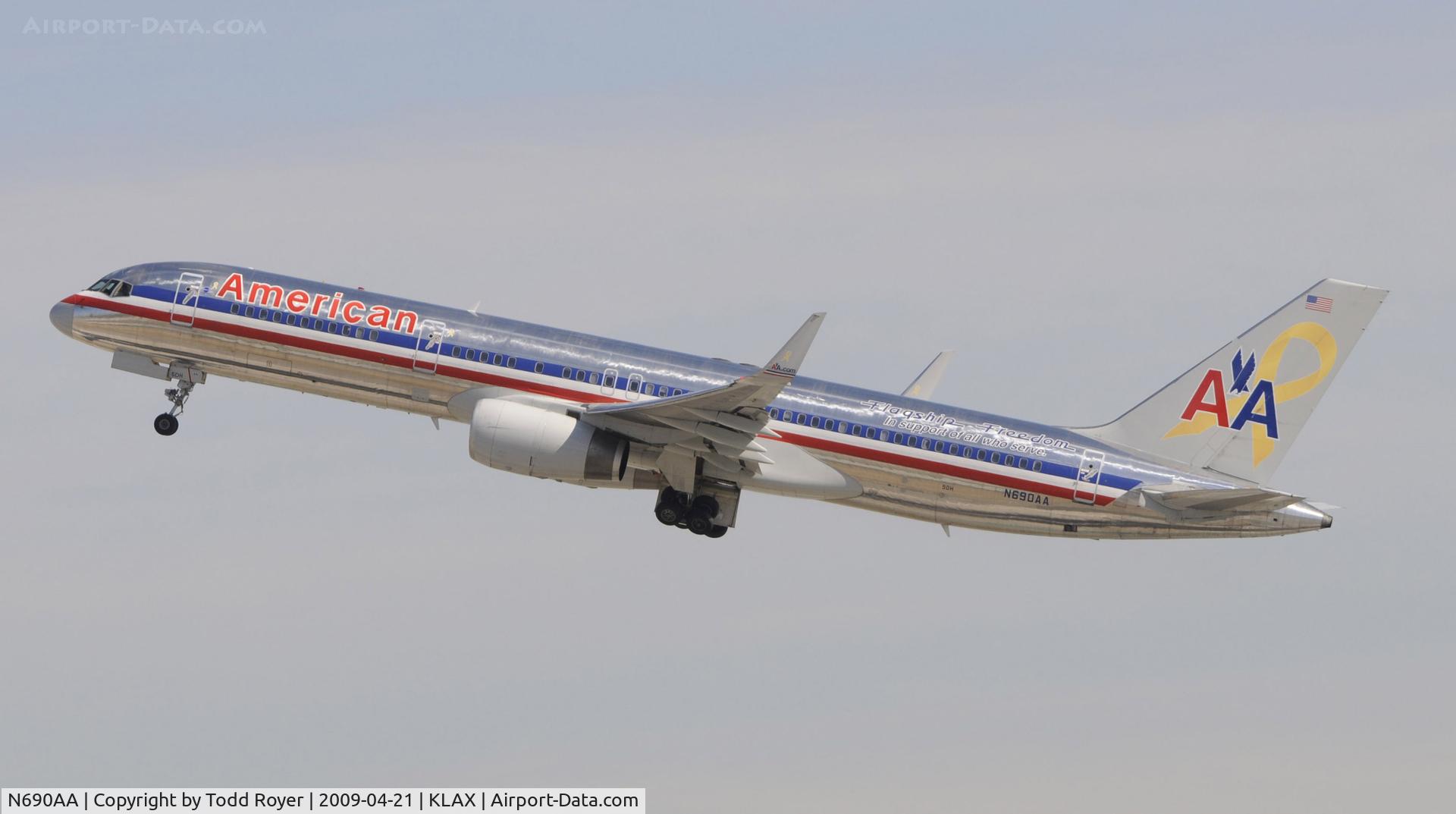 N690AA, 1993 Boeing 757-223 C/N 25696, Departing LAX on 25R