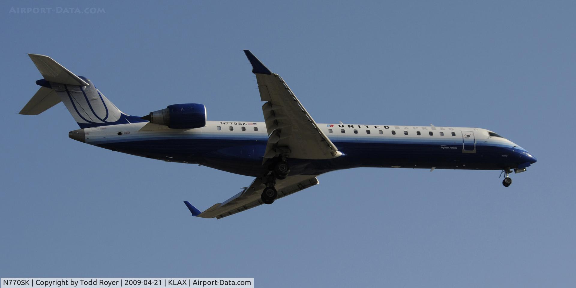 N770SK, 2006 Canadair CL-600-2C10 Regional Jet CRJ-700 C/N 10243, Landing 24R at LAX