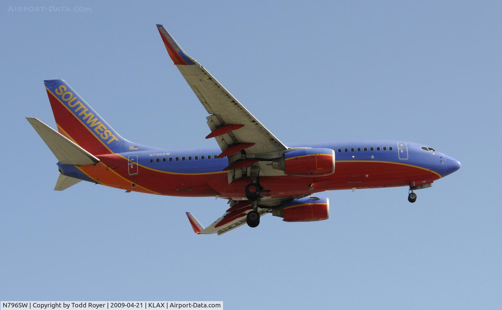 N796SW, 2001 Boeing 737-7H4 C/N 27889, Landing 24R at LAX