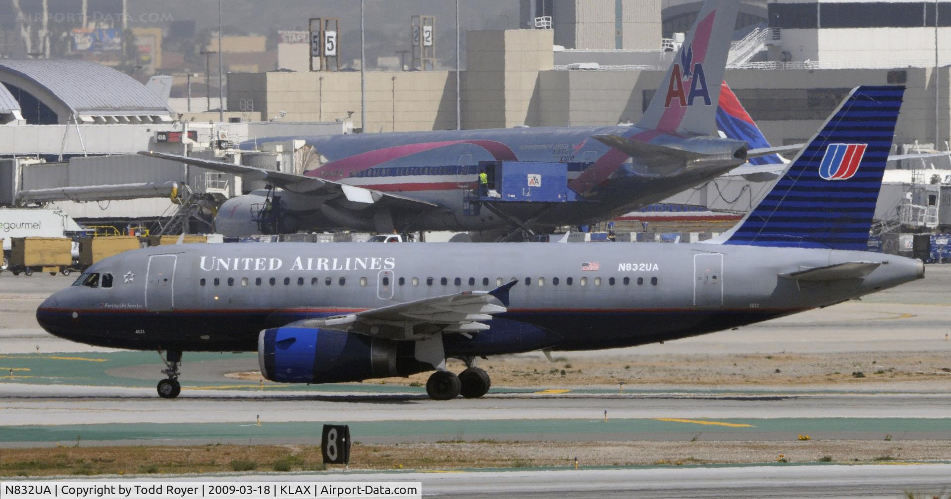N832UA, 2000 Airbus A319-131 C/N 1321, T