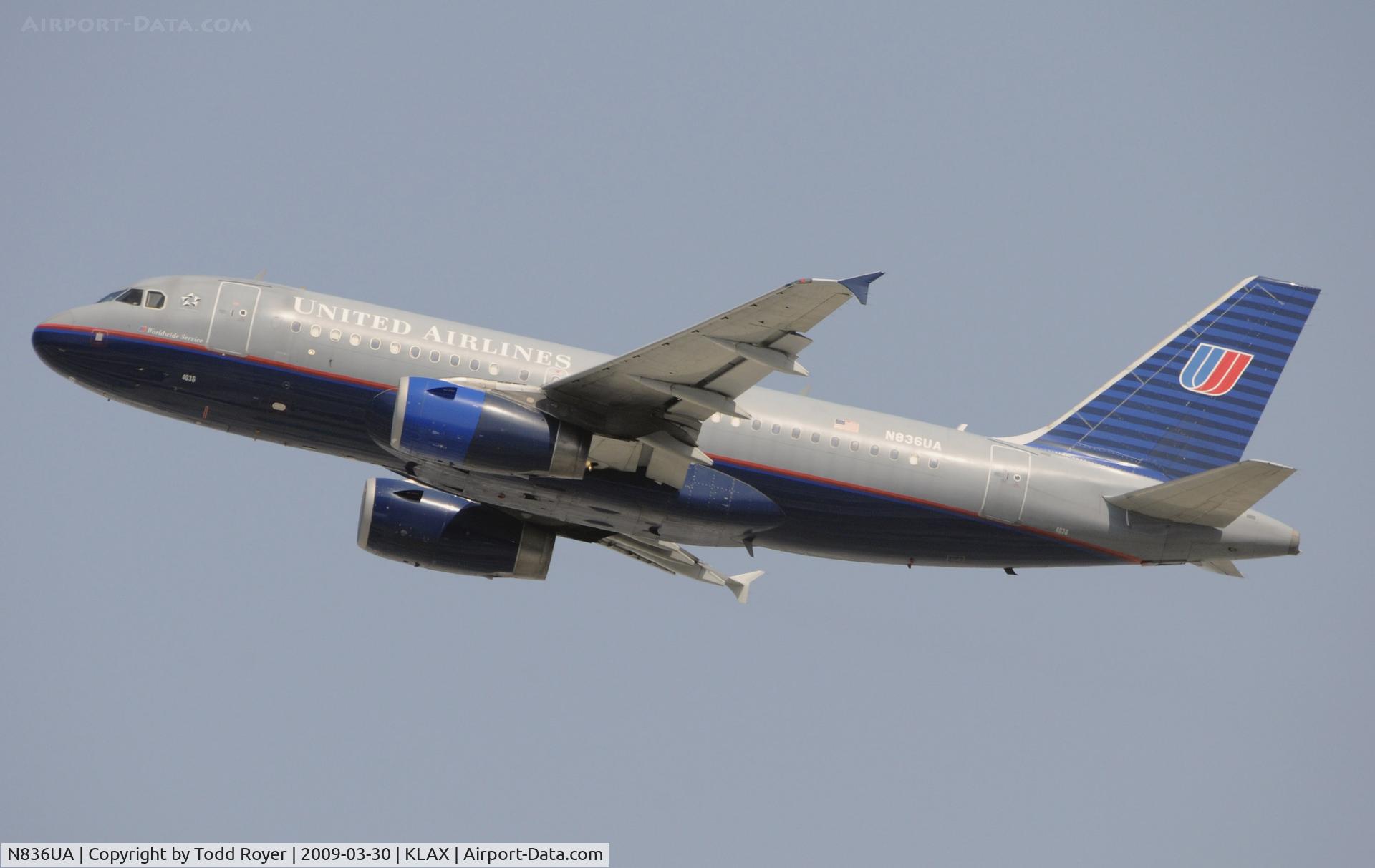N836UA, 2001 Airbus A319-131 C/N 1460, Departing LAX on 25R