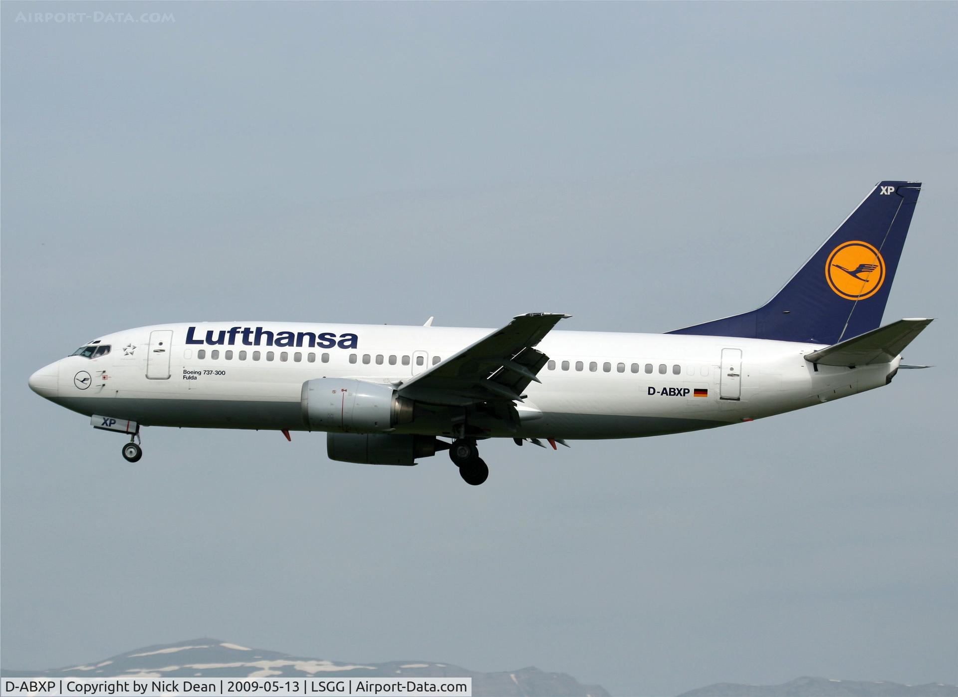D-ABXP, 1988 Boeing 737-330 C/N 23874, LSGG