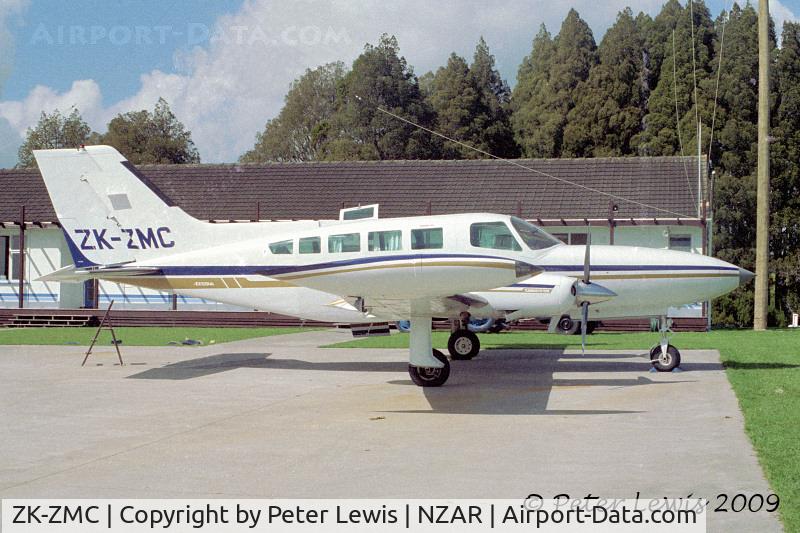 ZK-ZMC, 1976 Cessna 402B Businessliner II C/N 402B-1211, Corporate Flight Services Ltd., Ardmore