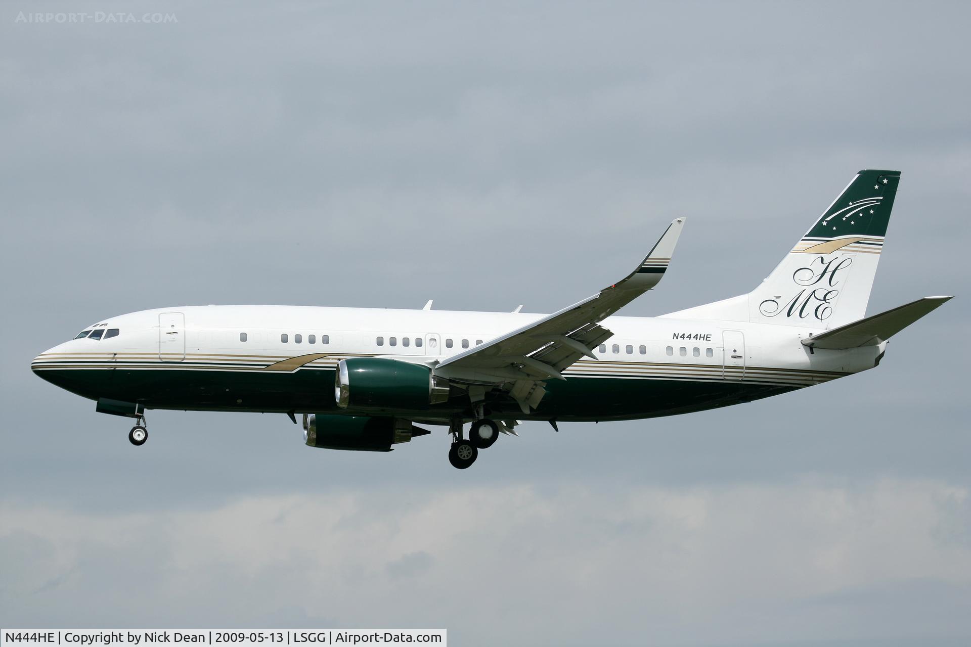 N444HE, 1987 Boeing 737-300 C/N 23800, LSGG