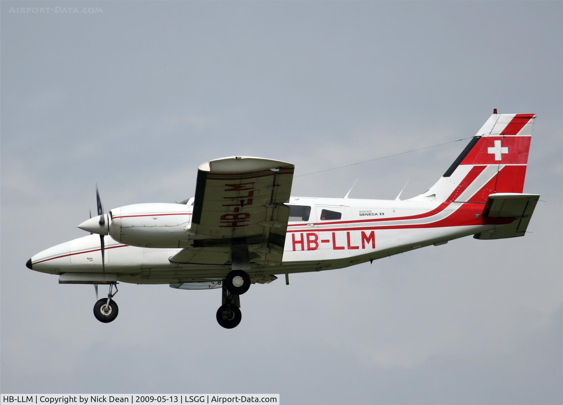 HB-LLM, 1979 Piper PA-34-200T Seneca II C/N 34-7970108, LSGG
