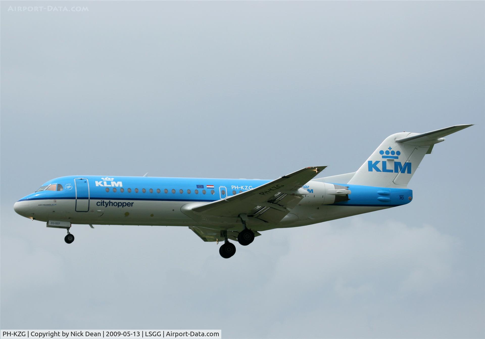 PH-KZG, 1996 Fokker 70 (F-28-0070) C/N 11578, LSGG
