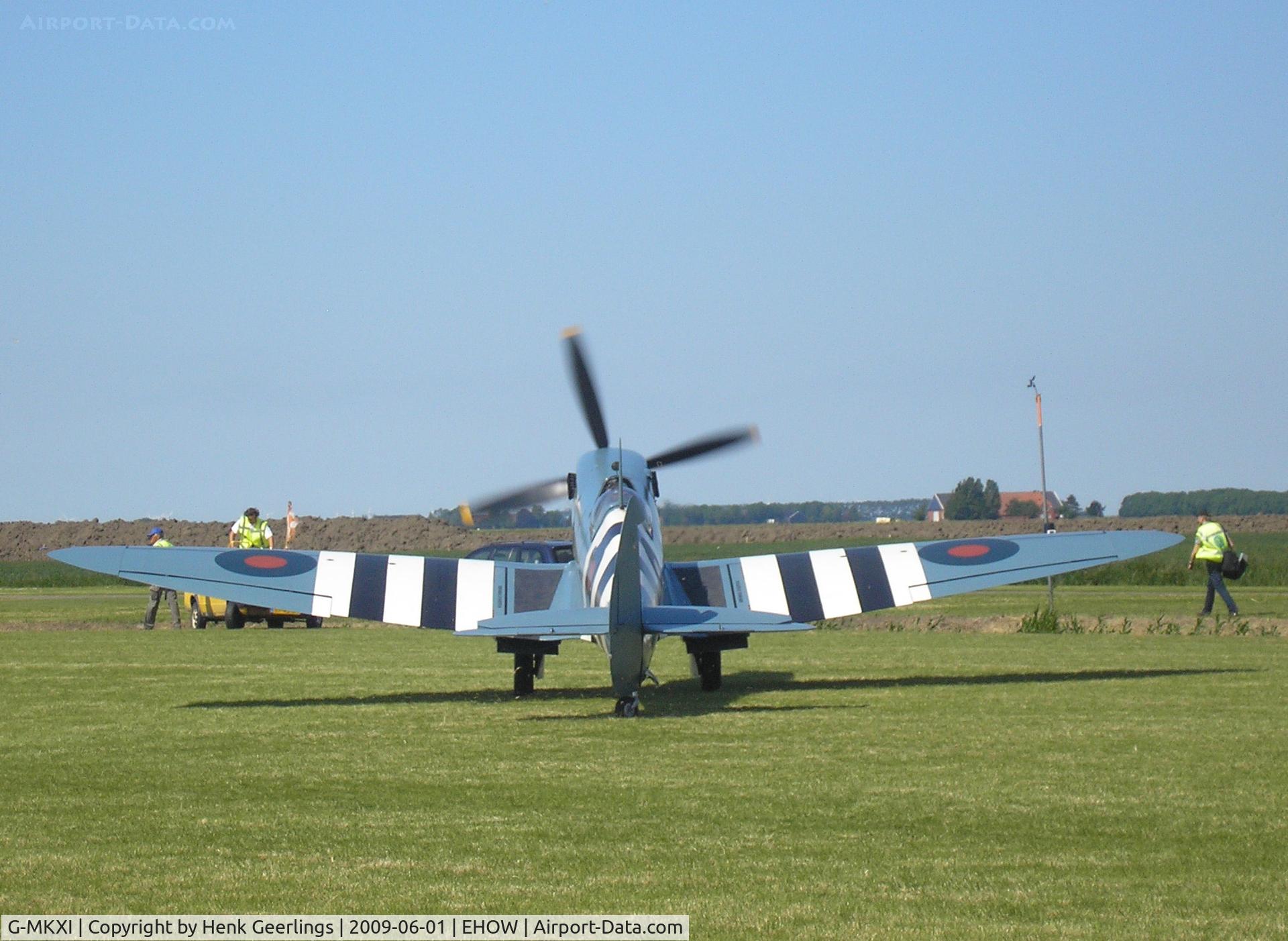 G-MKXI, 1944 Supermarine 365 Spitfire PR.XI C/N 6S/504719, Oostwold  Airport  Airshow june 2009