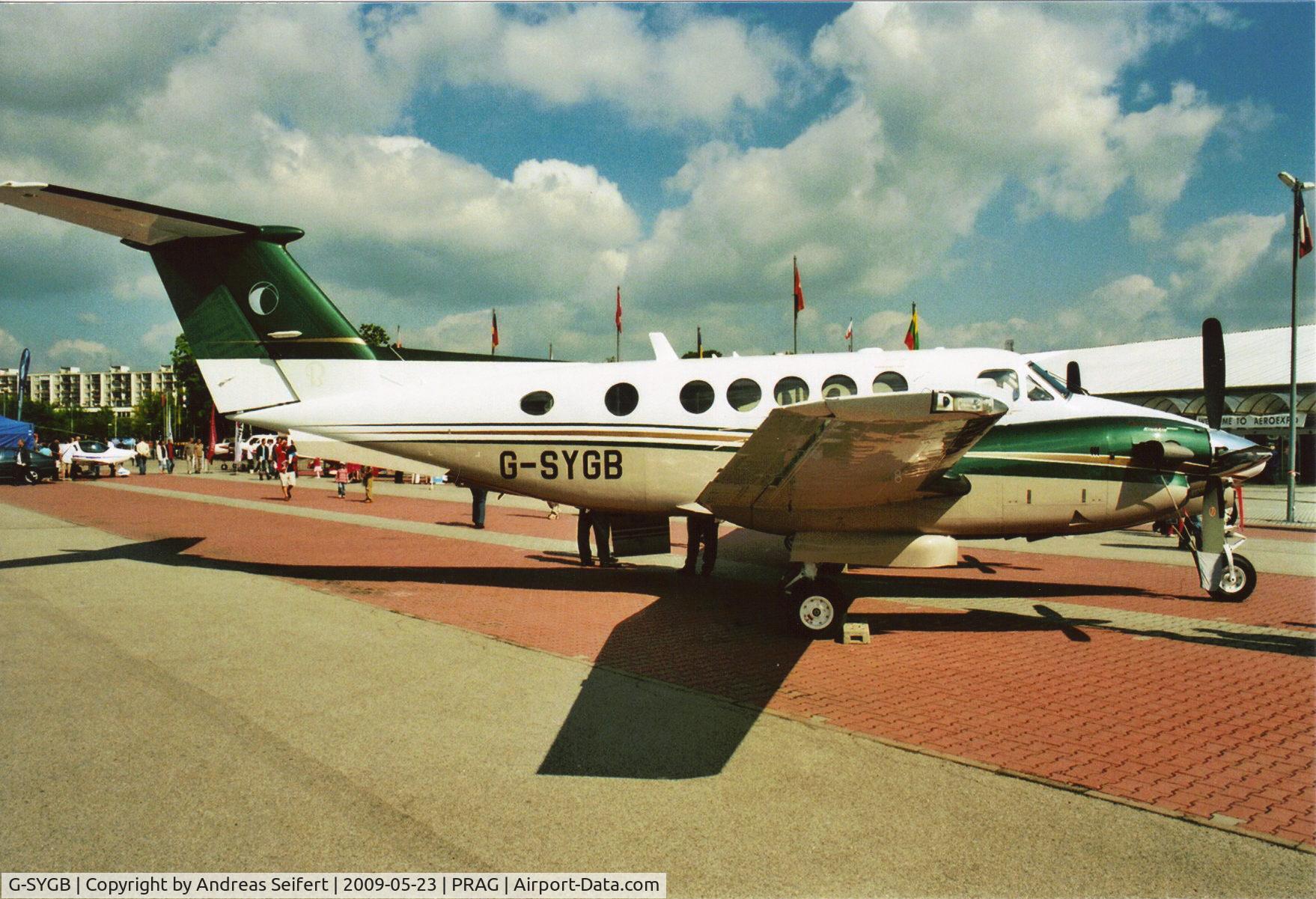 G-SYGB, 2008 Beechcraft King Air 200GT C/N BY-068, Aero Expo Prag-Letnany 23.5.2009