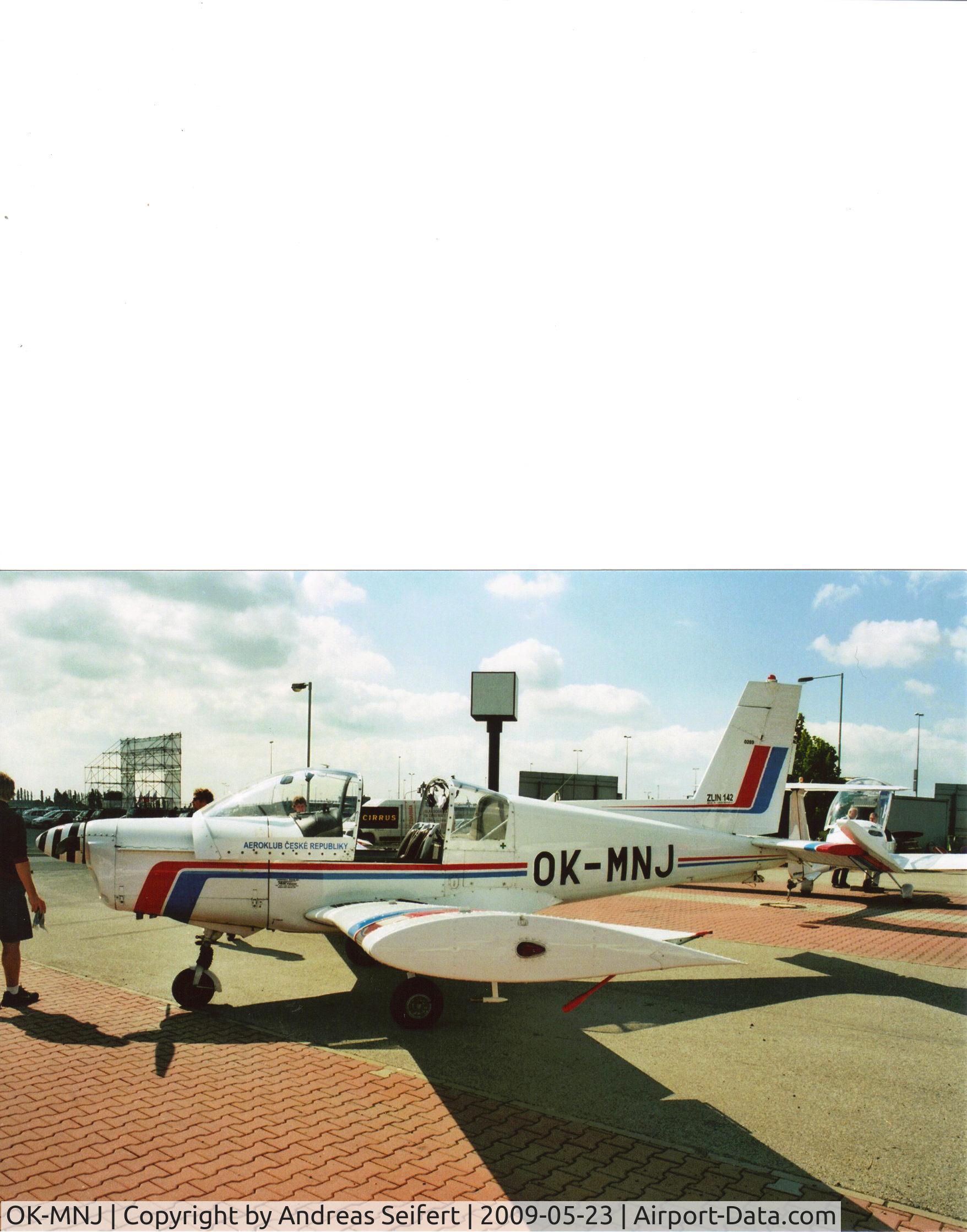 OK-MNJ, Zlín Z-142 C/N 0289, Aero Expo Prag-Letnany 23.5.2009