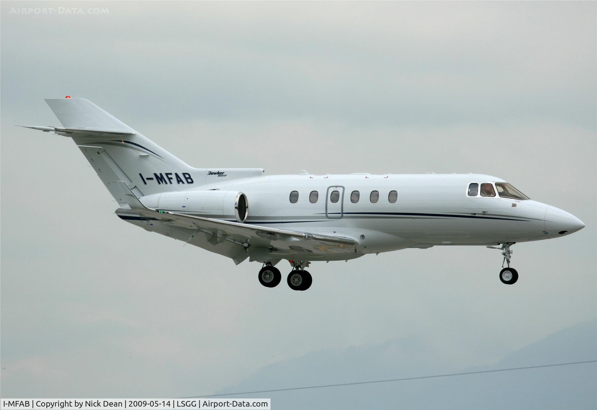 I-MFAB, 2008 Hawker Beechcraft 900XP C/N HA-0074, LSGG