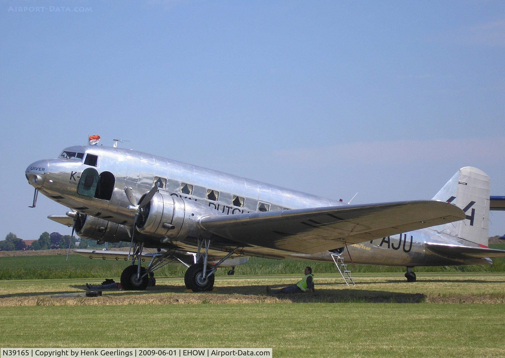 N39165, 1935 Douglas R2D-1 (DC-2) C/N 1404, Oostwold  Airport  Airshow june 2009