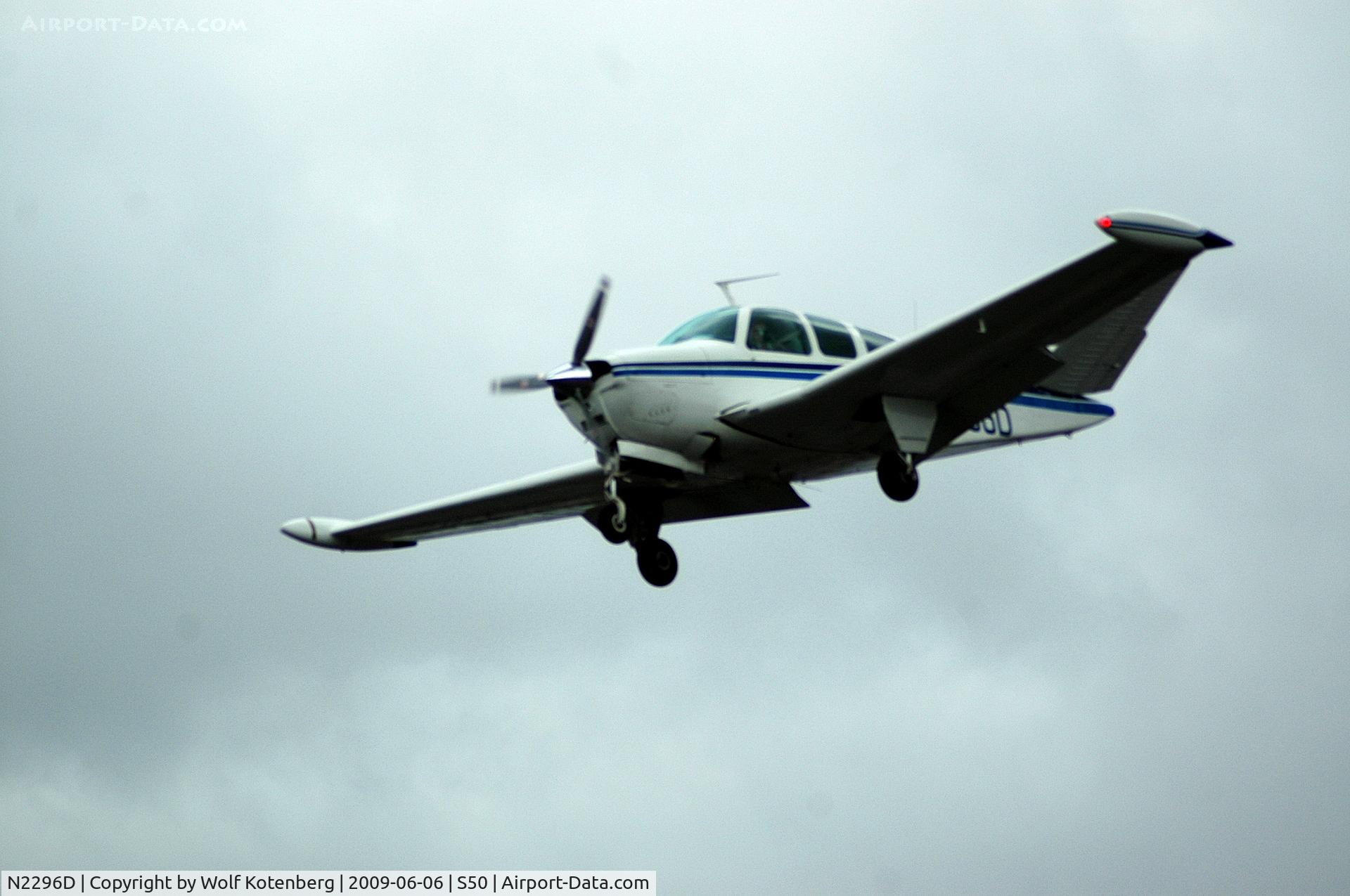 N2296D, 1977 Beech V35B Bonanza C/N D-9997, landing sequence