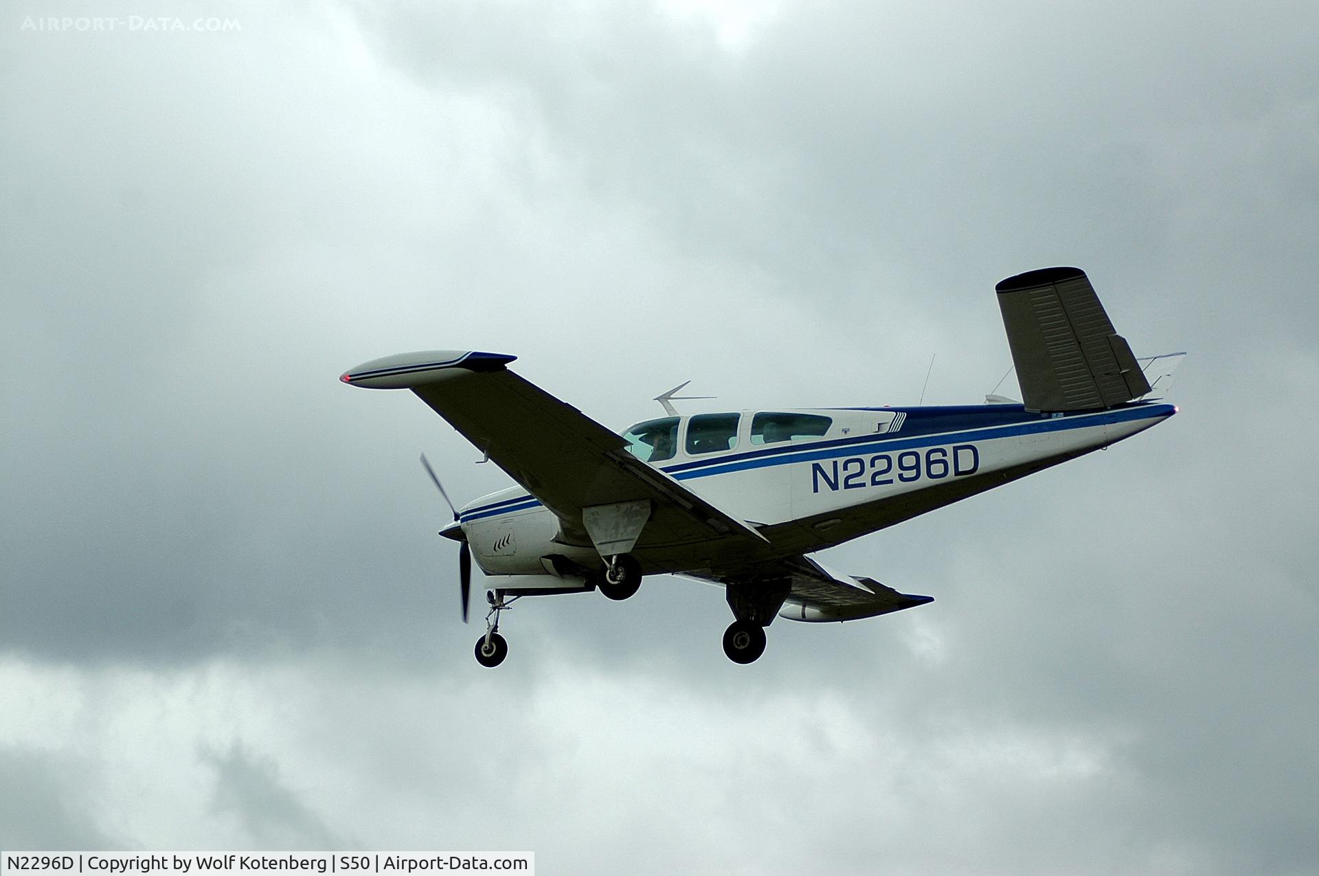 N2296D, 1977 Beech V35B Bonanza C/N D-9997, on final
