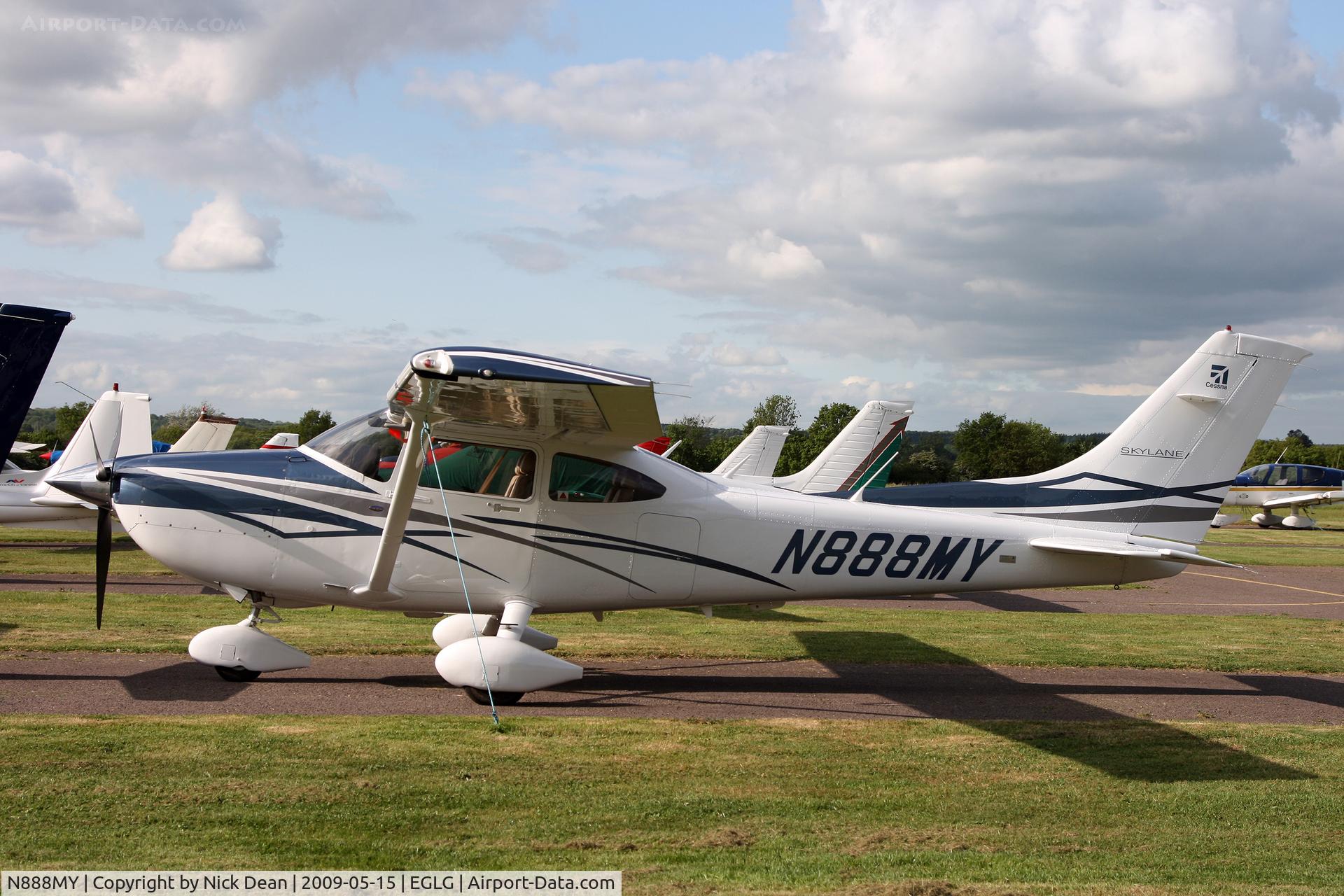N888MY, 2007 Cessna 182T Skylane C/N 18281957, EGLG