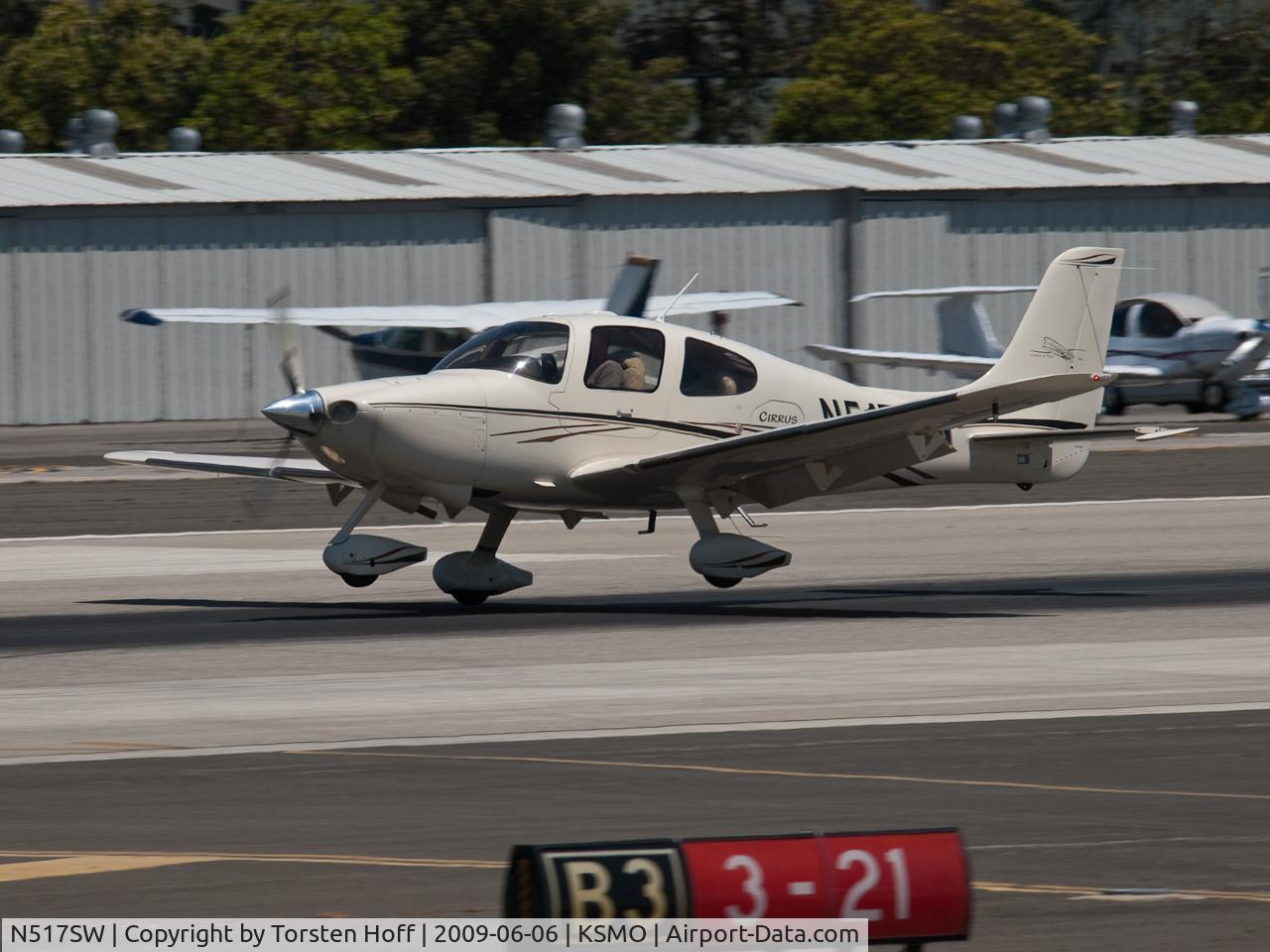 N517SW, 2003 Cirrus SR22 C/N 0666, N517SW arriving on RWY 21