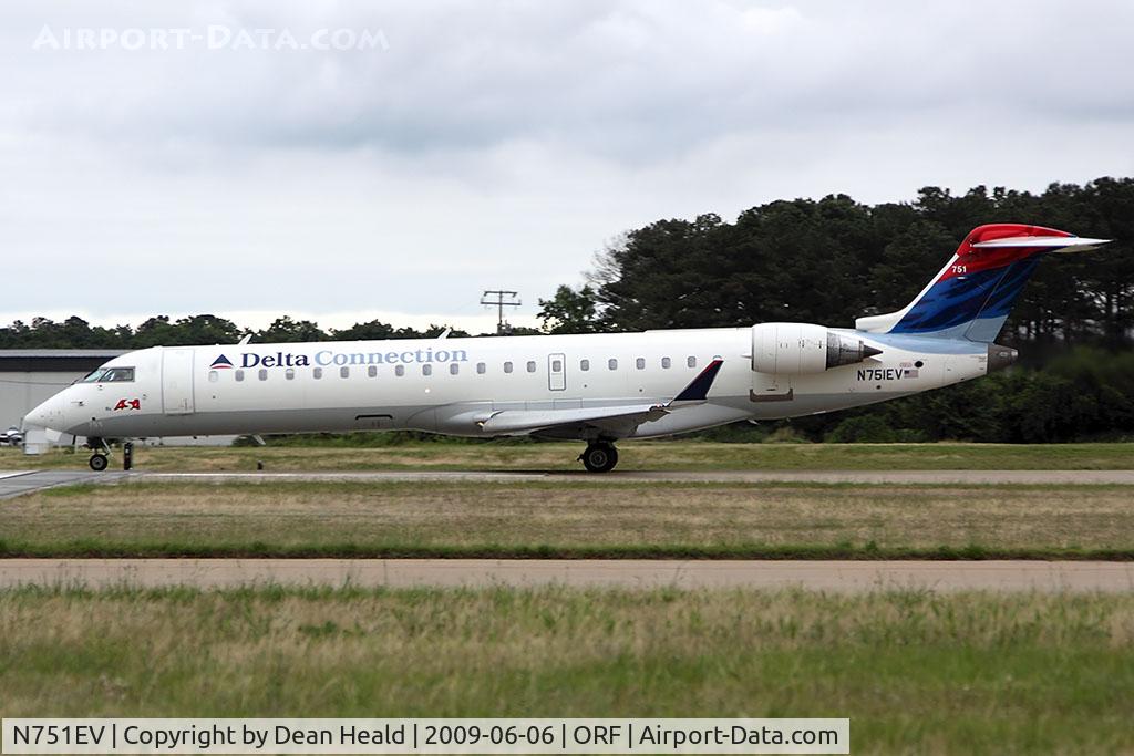 N751EV, 2004 Bombardier CRJ-701 (CL-600-2C10) Regional Jet C/N 10163, Delta Connection (Atlantic Southeast Airlines) N751EV (FLT ASQ5215) starting takeoff roll on RWY 5 enroute to Hartsfield-Jackson Atlanta Int'l (KATL).