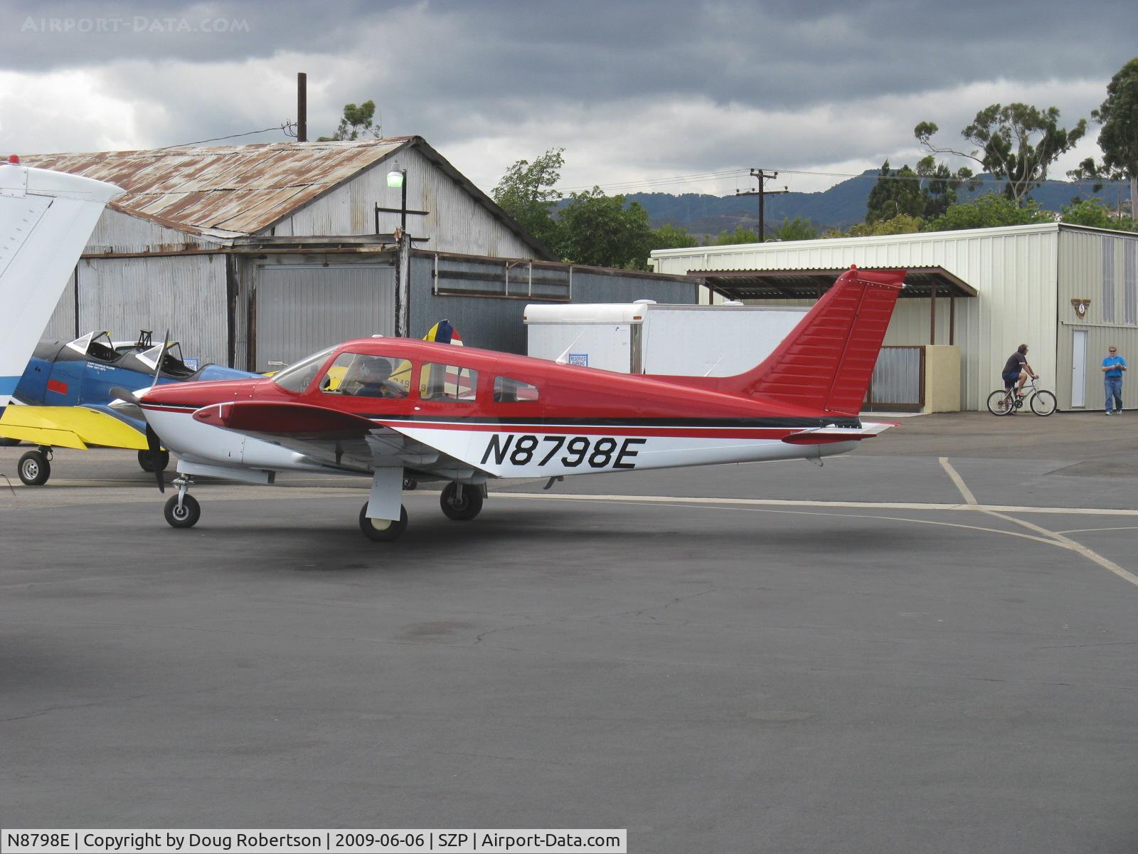 N8798E, 1976 Piper PA-28R-200 Cherokee Arrow II C/N 28R-7635215, 1976 Piper PA-28R-200 ARROW II, Lycoming O&VO-360 200 Hp, taxi