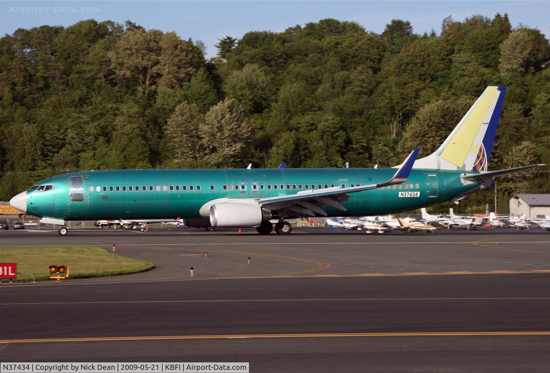 N37434, 2009 Boeing 737-924/ER C/N 33528, KBFI