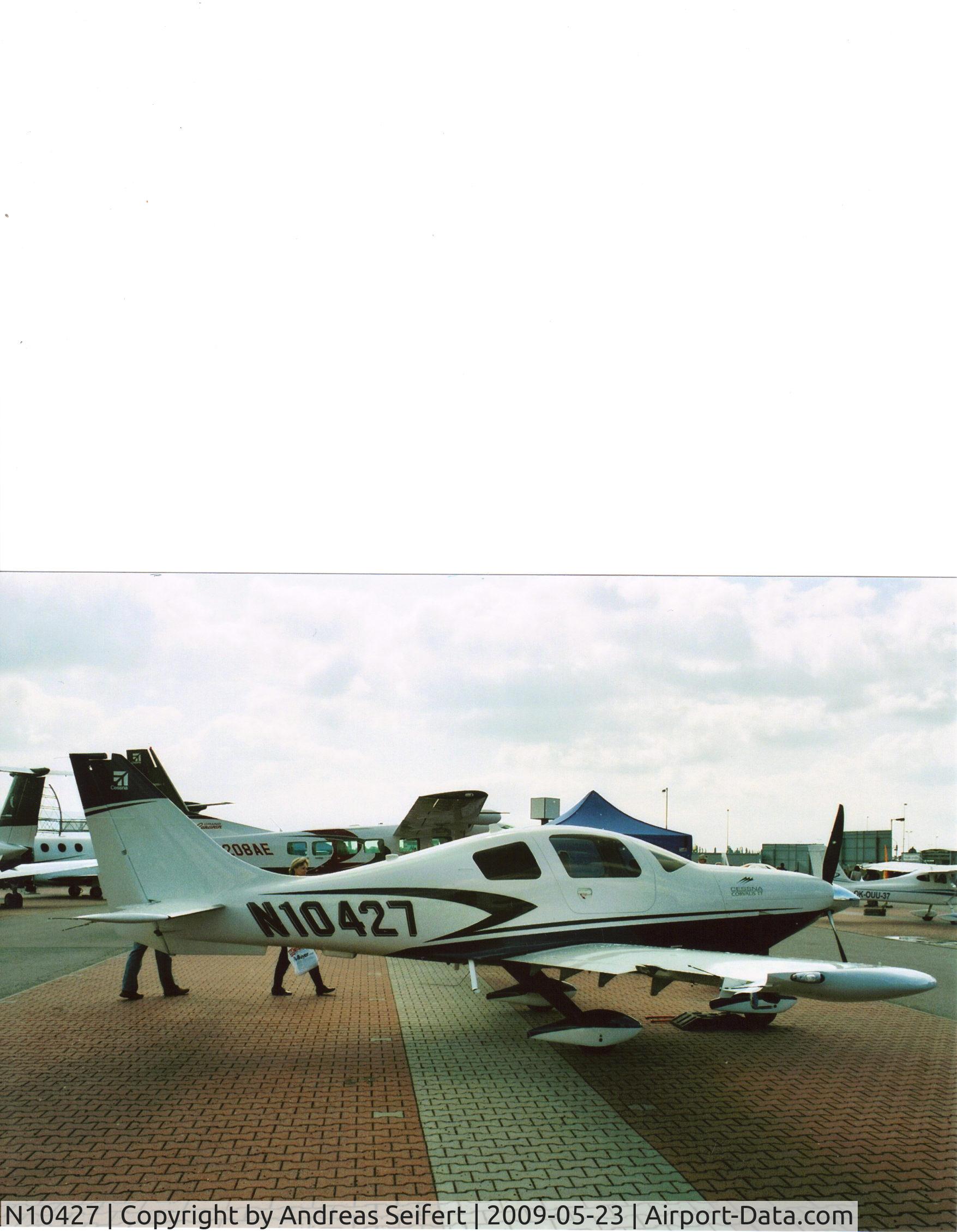 N10427, Cessna LC41-550FG C/N 411142, Aero Expo Prag-Letnany 23.5.2009