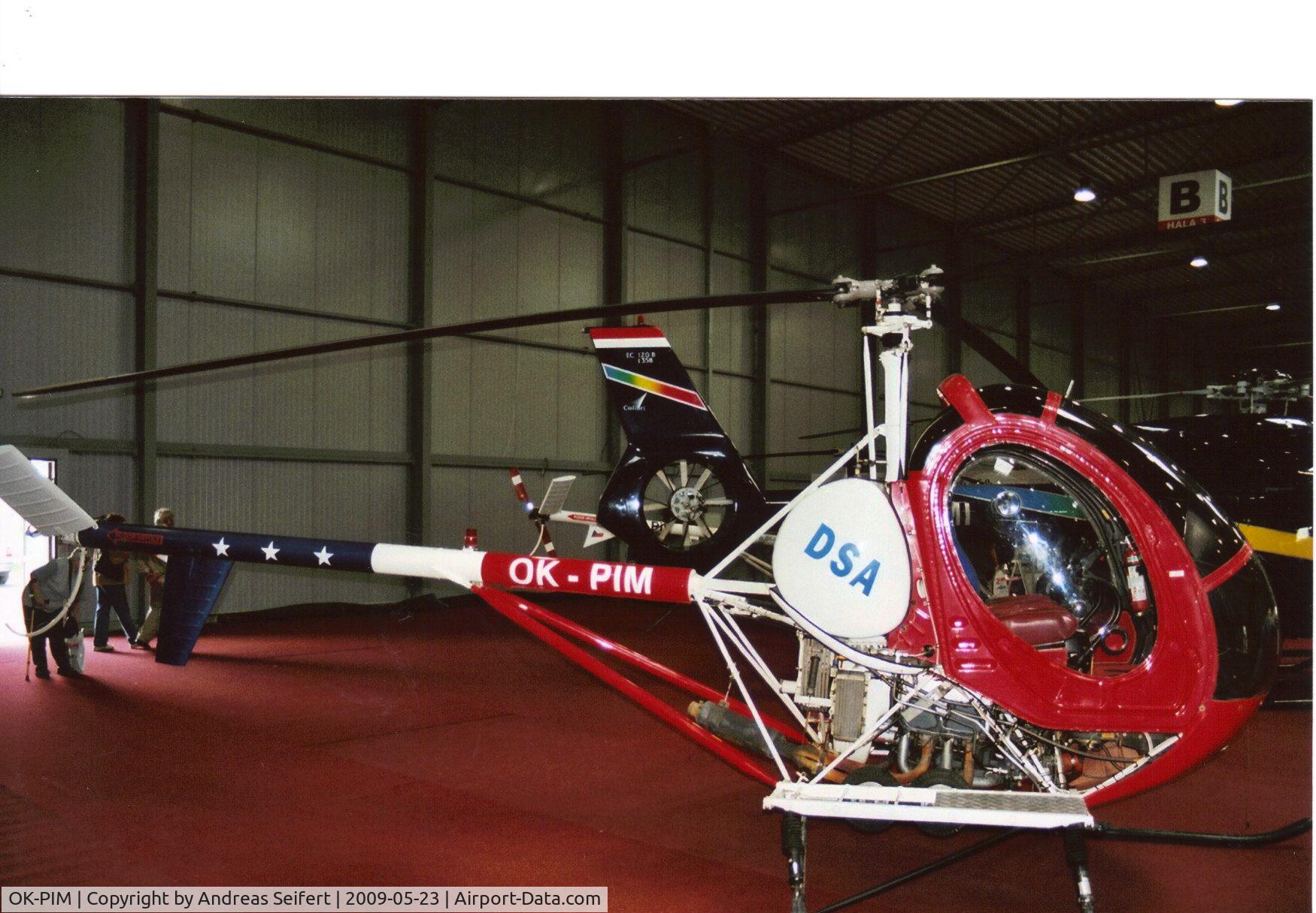 OK-PIM, Schweizer 269C C/N S1185, Aero Expo Prag-Letnany 23.5.2009