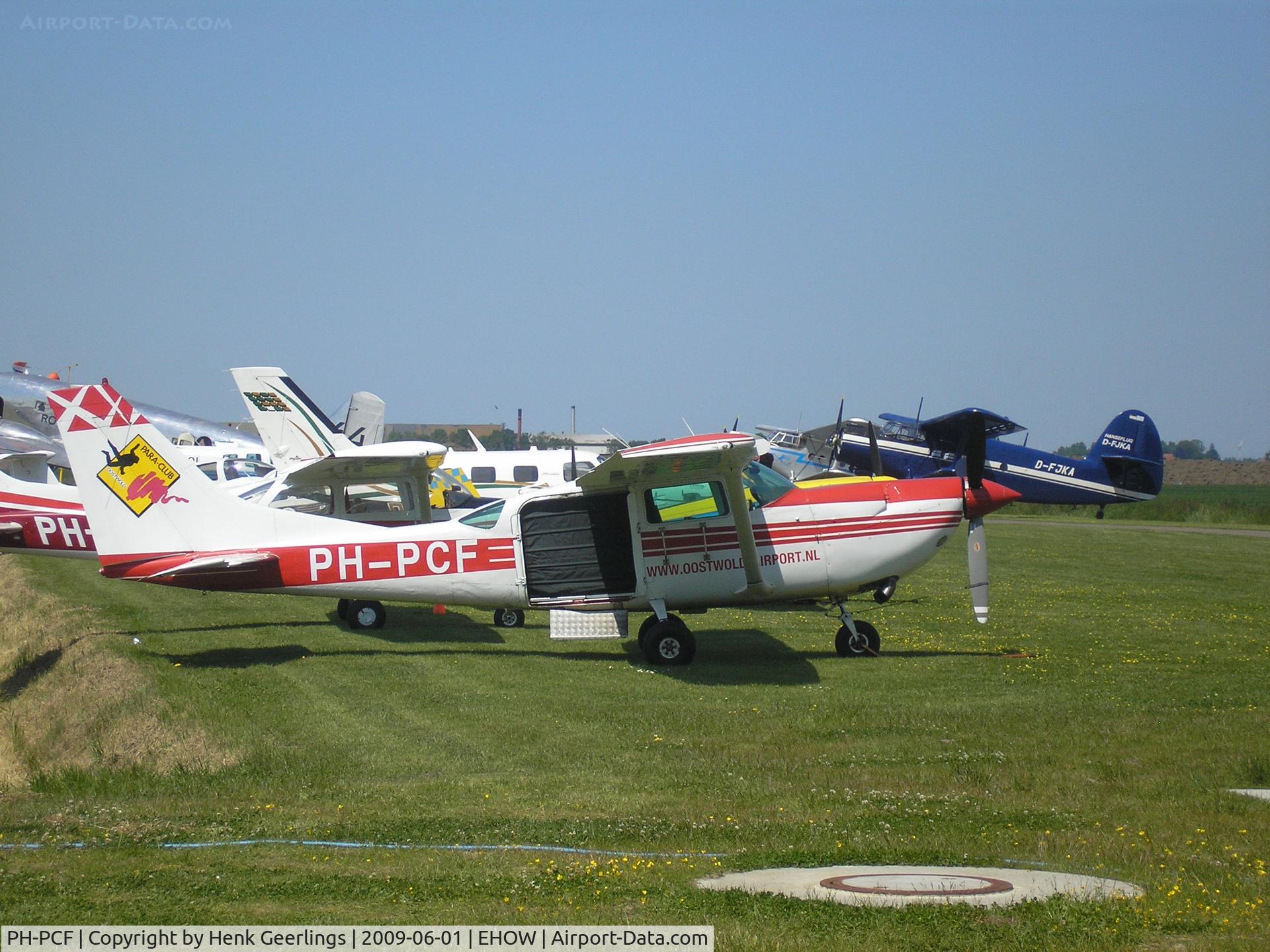 PH-PCF, Cessna U206G Stationair C/N U20605691, Oostwold  Airport  Airshow june 2009 ; Para Club