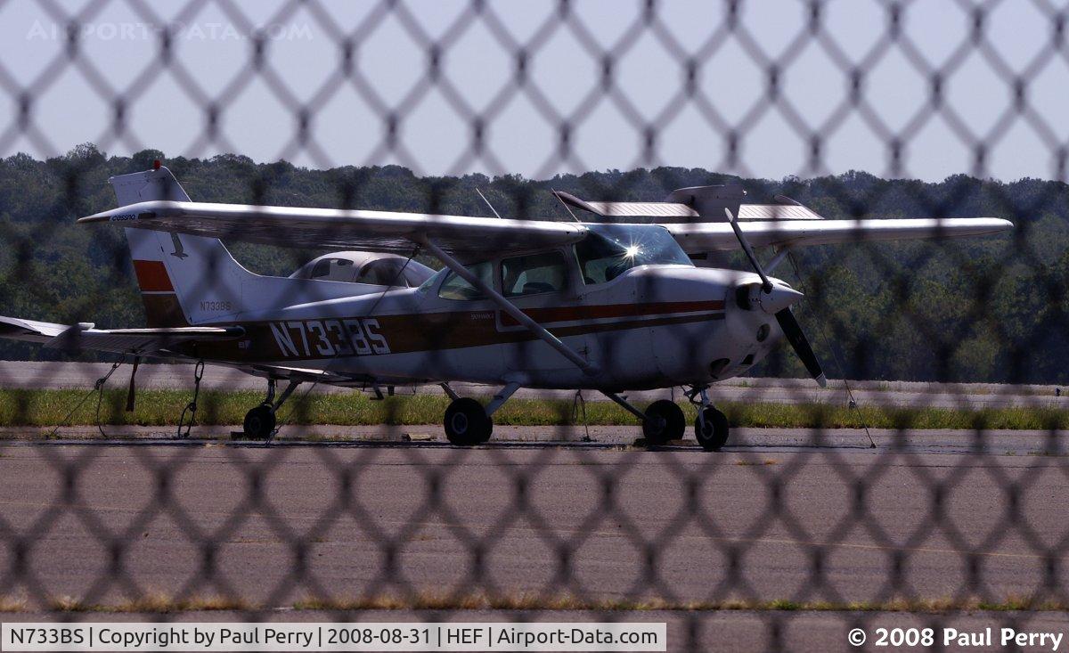N733BS, 1976 Cessna 172N C/N 17268173, Sparkling on the ramp