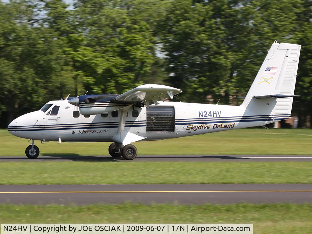 N24HV, 1968 De Havilland Canada DHC-6-100 Twin Otter C/N 109, Landing at Cross Keys