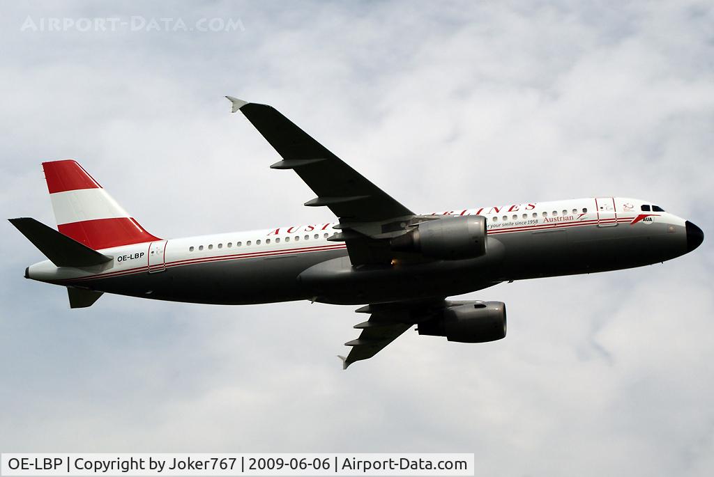 OE-LBP, 1998 Airbus A320-214 C/N 797, Austrian Airlines Airbus A320-214 Retrojet during a flightshow at Fischamend.