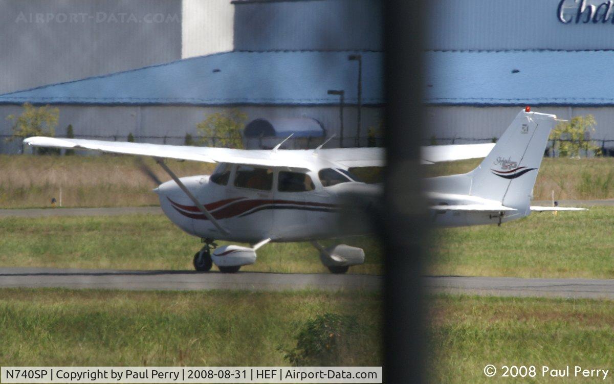 N740SP, 2000 Cessna 172S C/N 172S8671, Just landed, rolling on out