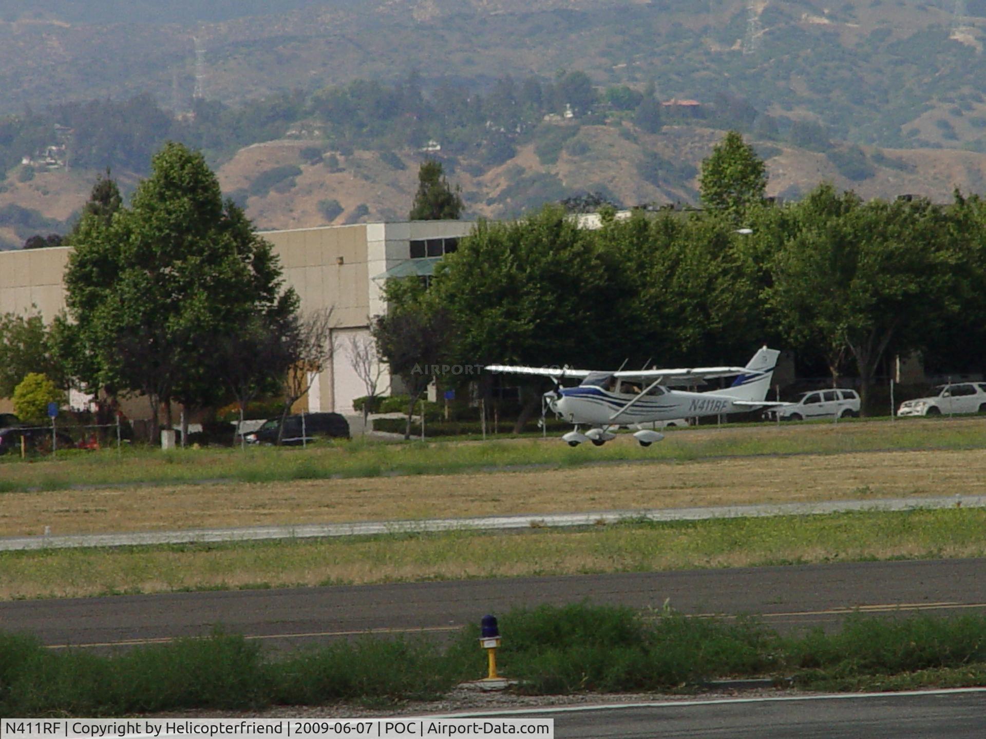 N411RF, 1964 Cessna 172F C/N 17252216, Landing 26R