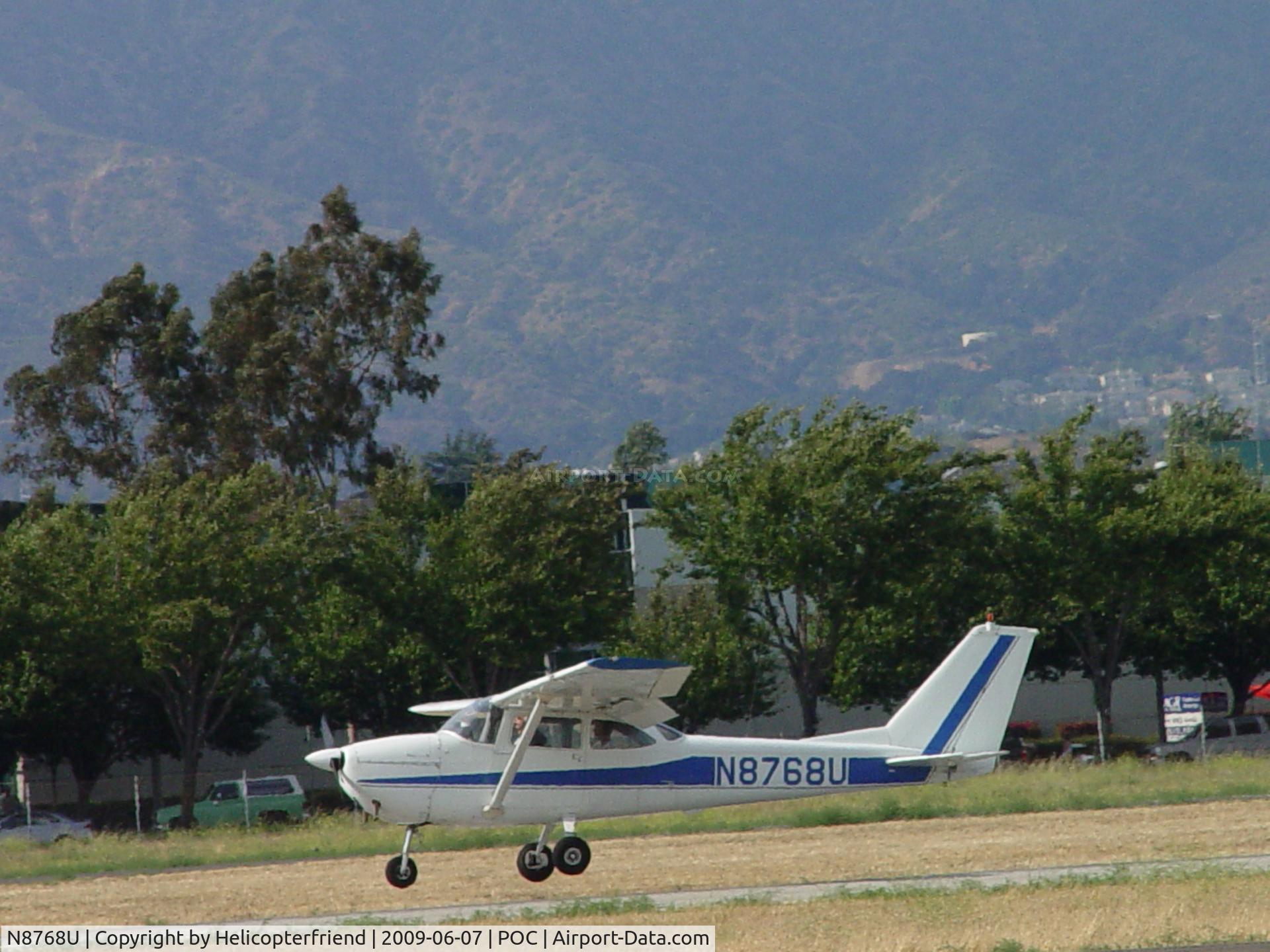 N8768U, 1965 Cessna 172F C/N 17252672, Landing