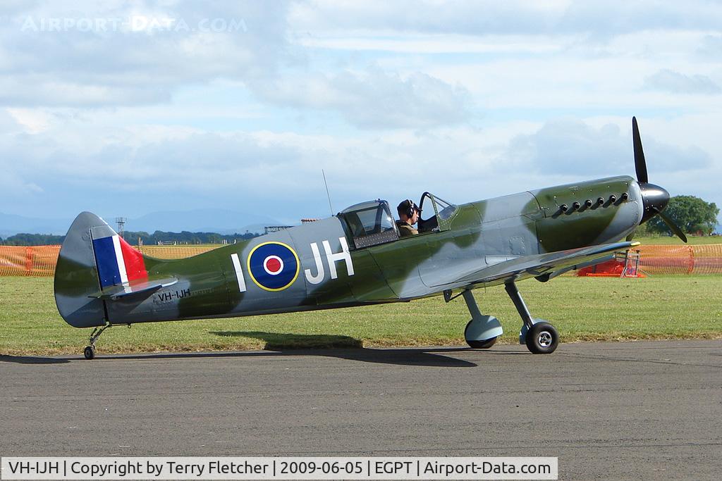 VH-IJH, Supermarine Aircraft Spitfire Mk.26 C/N 036, Replica Spitfire at Perth