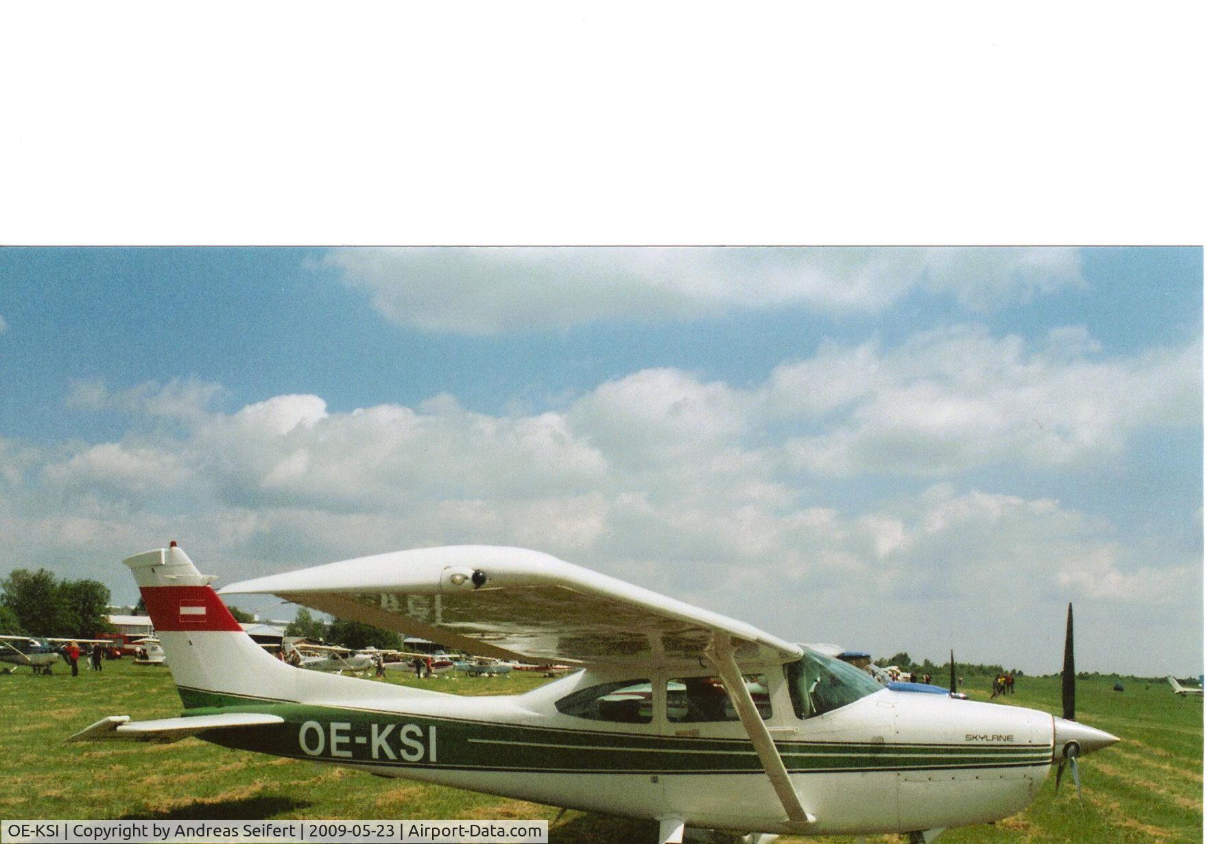 OE-KSI, Cessna T182 Skylane C/N 182-68368, Fly In Prag-Letnany Airfield 23.5.2009