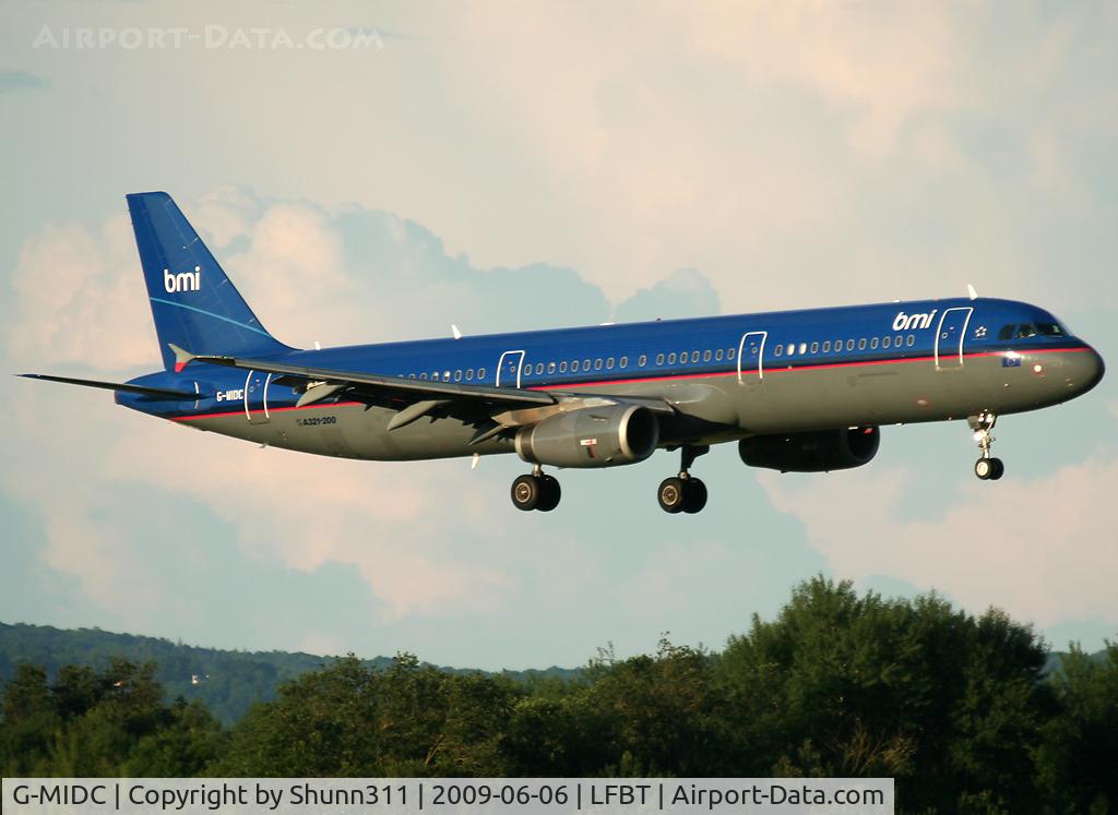 G-MIDC, 1998 Airbus A321-231 C/N 835, Landing rwy 20