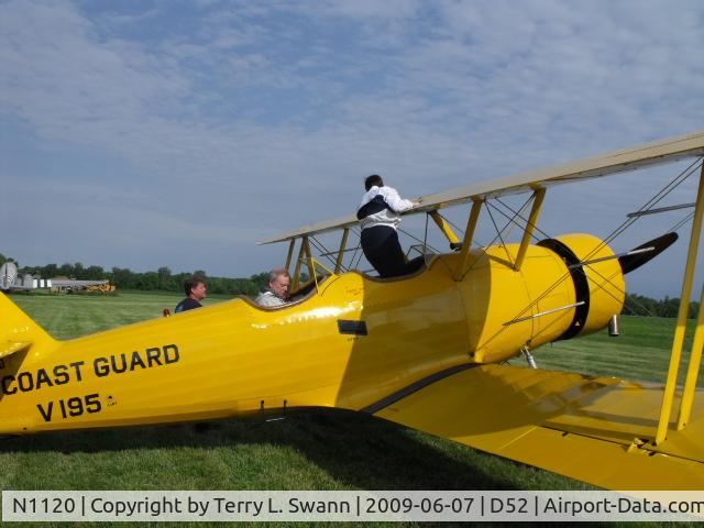 N1120, 1940 Naval Aircraft Factory N3N-3 C/N 2613, Pilot and Navigator deplaning at Geneseo.
