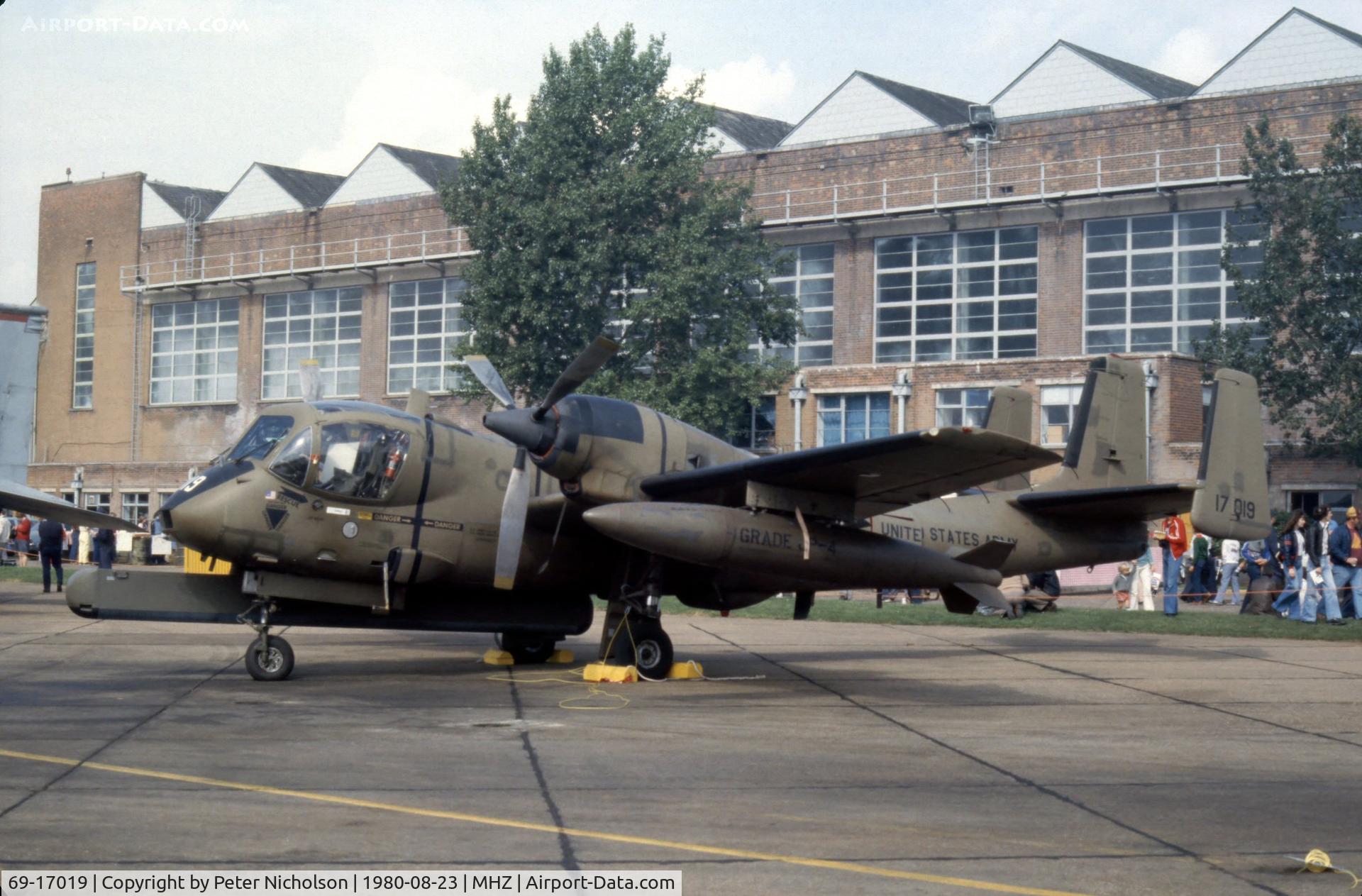 69-17019, 1969 Grumman OV-1D Mohawk C/N 34D, OV-1D Mohawk of 73 Military Intelligence Company on display at the 1980 Mildenhall Air Fete.