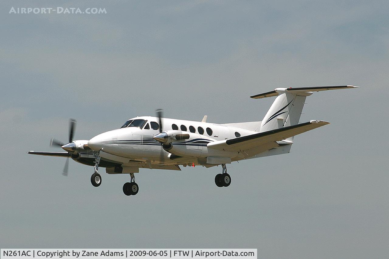 N261AC, 1977 Beech 200 Super King Air C/N BB-321, At Meacham Field 
