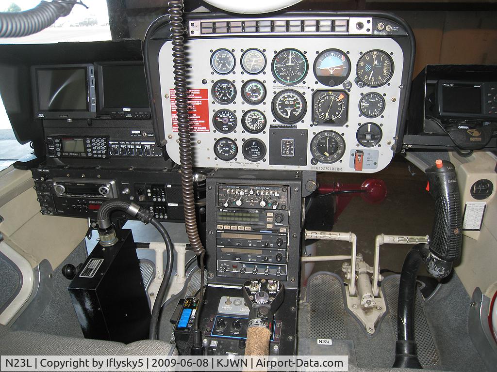 N23L, Bell 206B C/N 3582, N23L BELL 206B-3 COCKPIT