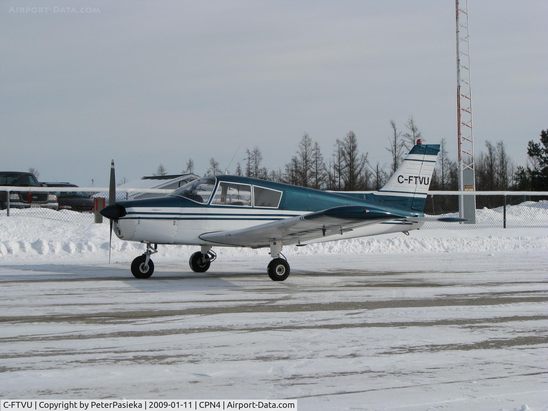 C-FTVU, 1971 Piper PA-28-140 C/N 28-7225121, @ Hanover/Saugeen Muni Airport