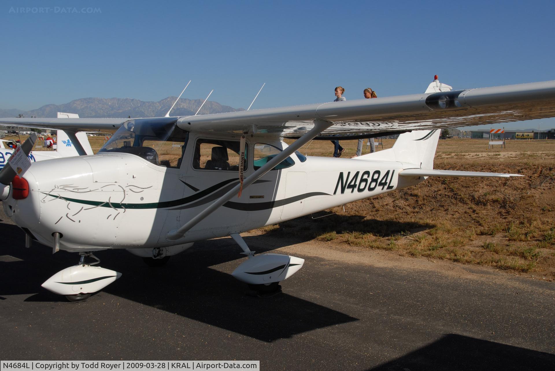 N4684L, 1966 Cessna 172G C/N 17254679, Riverside Airshow 2009