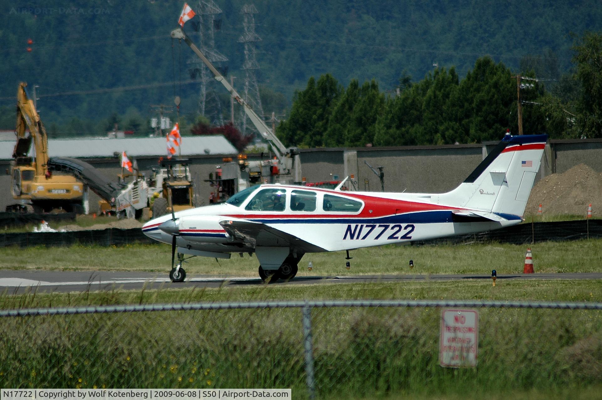 N17722, 1977 Beech 95-B55 (T42A) Baron C/N TC-2045, rolling